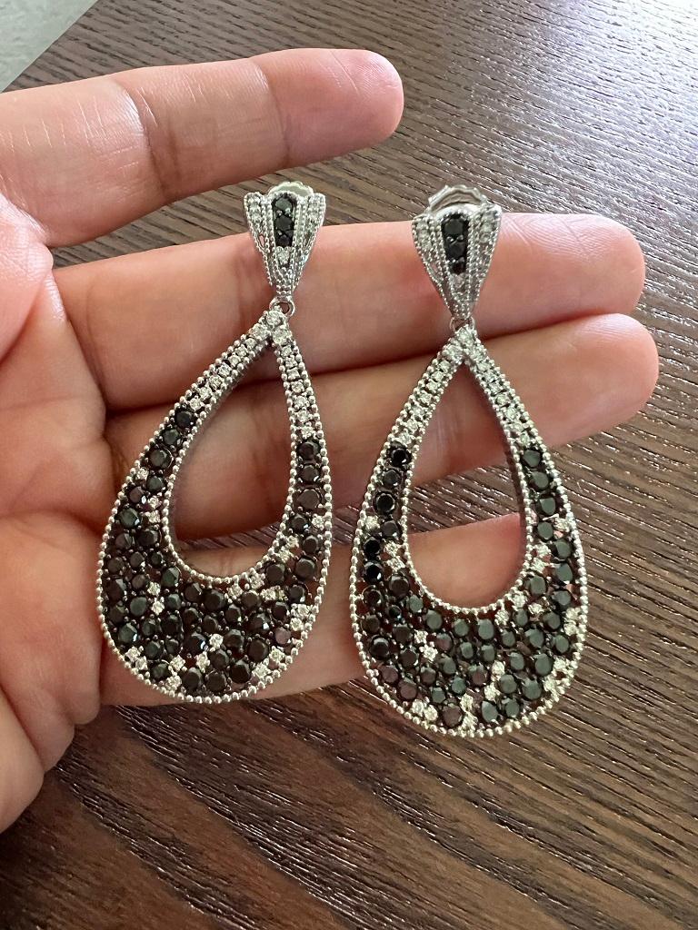 Women's 6.09 Carat Black Diamond White Diamond White Gold Dangle Earrings For Sale