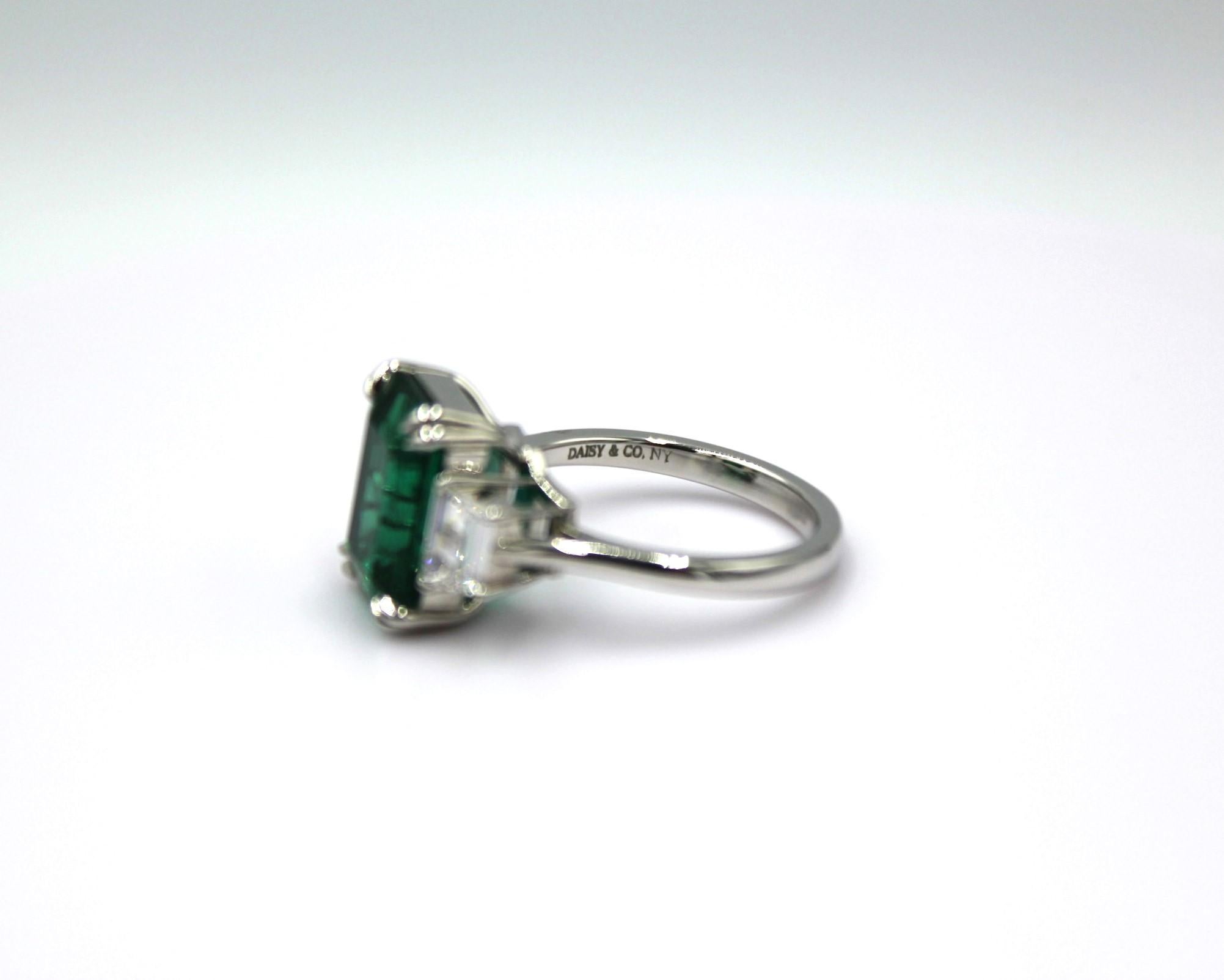 6.09 Carat Emerald & Diamond Ring In New Condition For Sale In New York, NY