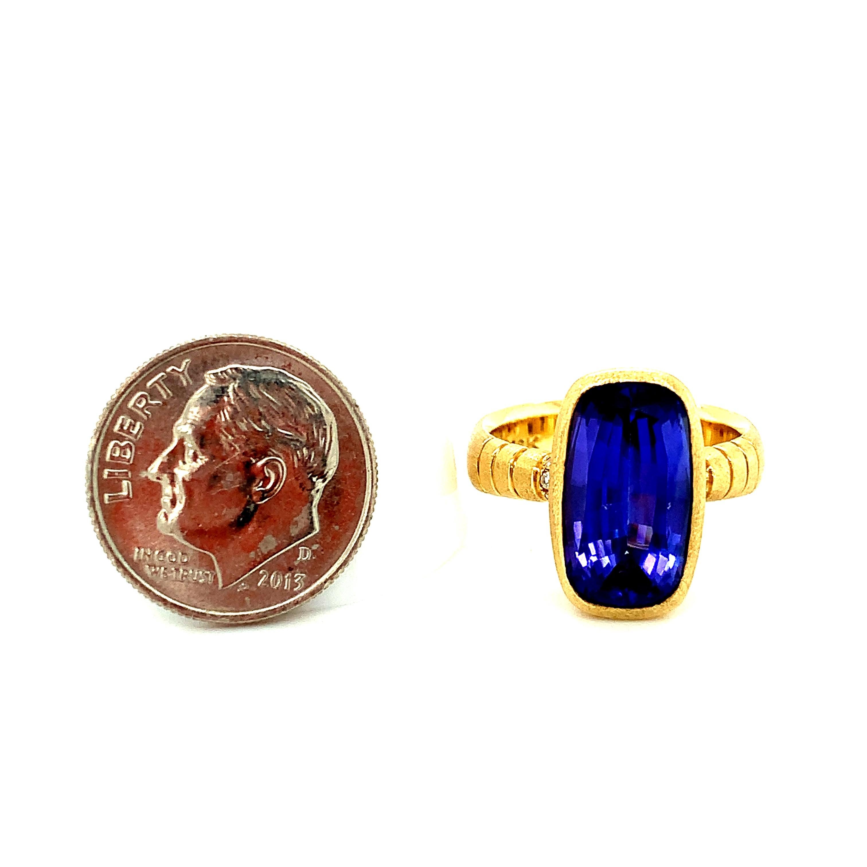 Tanzanite and Diamond Handmade 18k Yellow Gold Bezel Ring, 6.09 Carats  For Sale 2