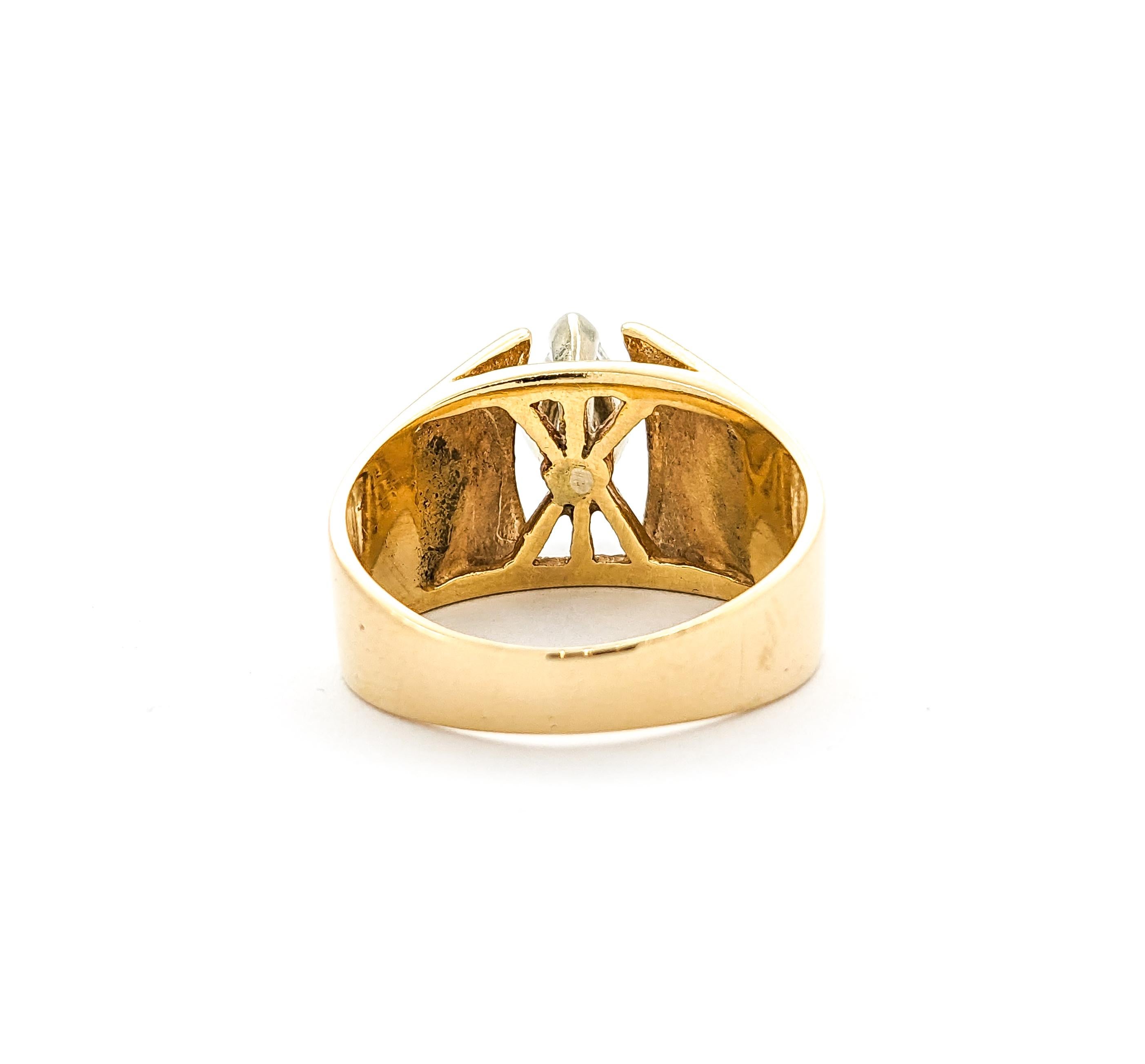 Taille Marquise Bague en or jaune avec un diamant de 0,60ct en vente