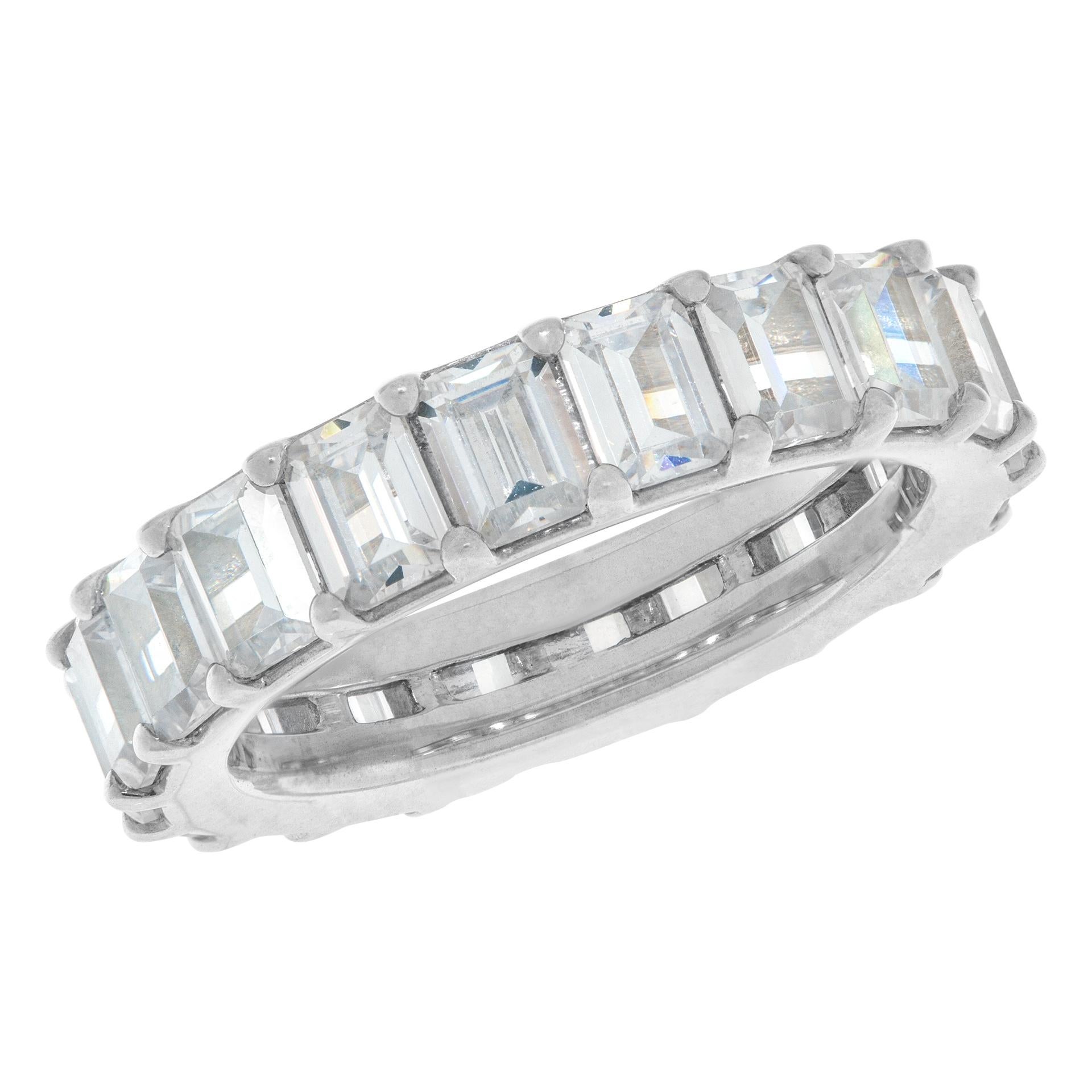 Anello e fascia per l'eternità con diamante taglio smeraldo 6,0 In condizioni ottime in vendita a Surfside, FL