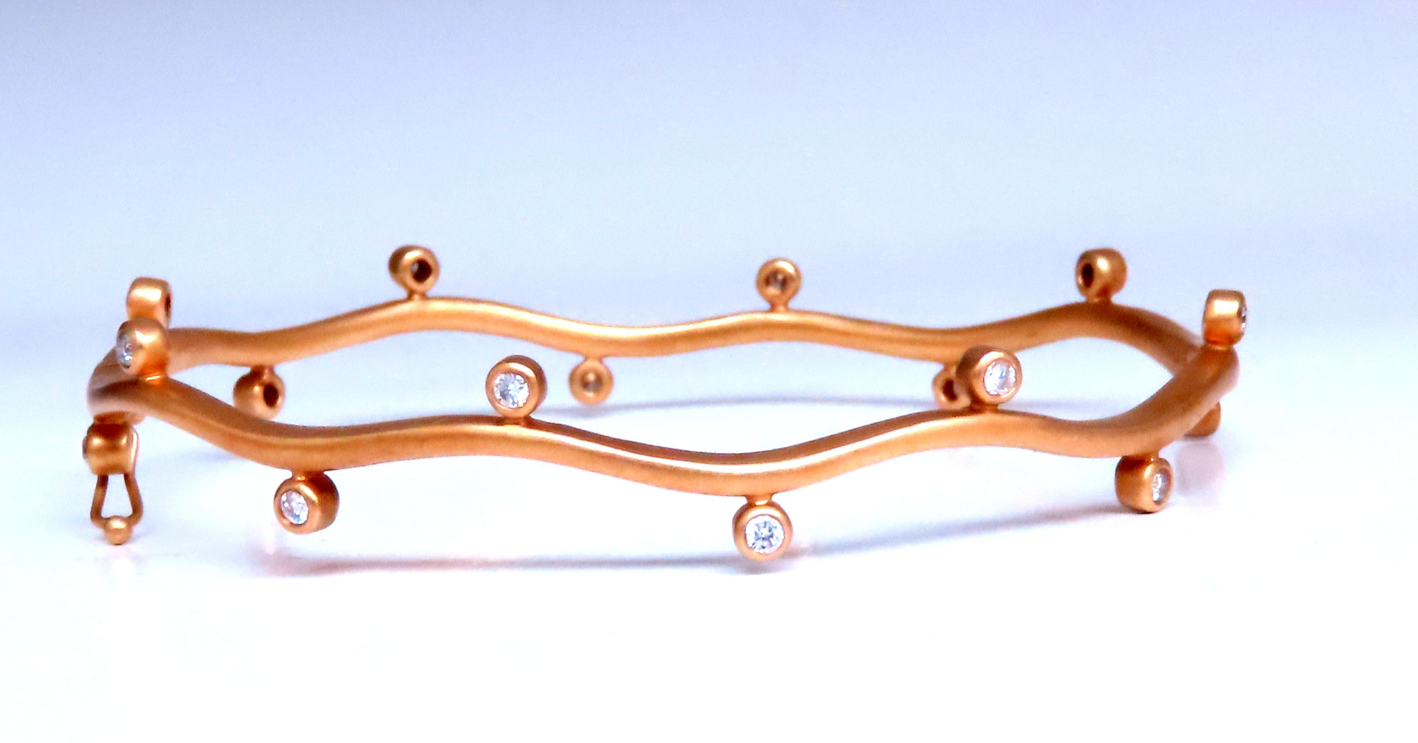 .60ct natural round diamonds 
g-color/vs-2 clarity
18kt yellow gold brush finish matte 
13,8 grams
inner: 2.25 x 2.4 inches
top: 0.33 inches
depth : 2.4 in
$5,000.00 appraisal