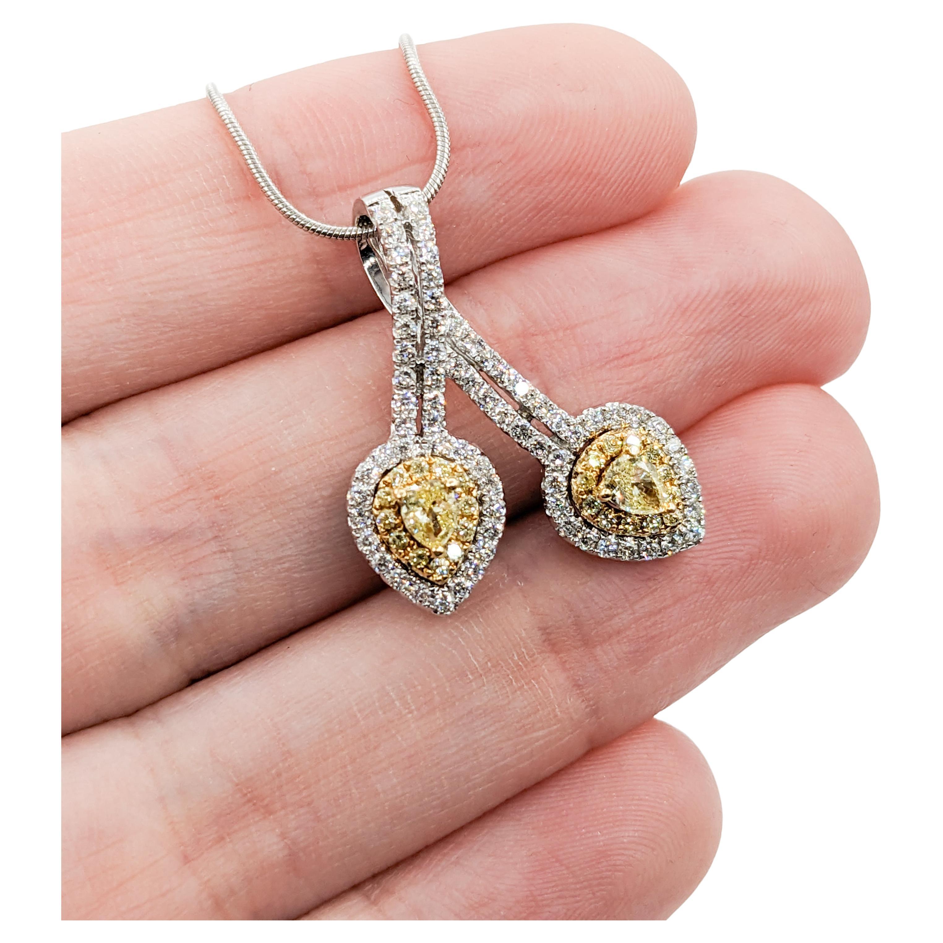 Pendentif en or bicolore avec chaîne et diamant de 0,60ctw  en vente