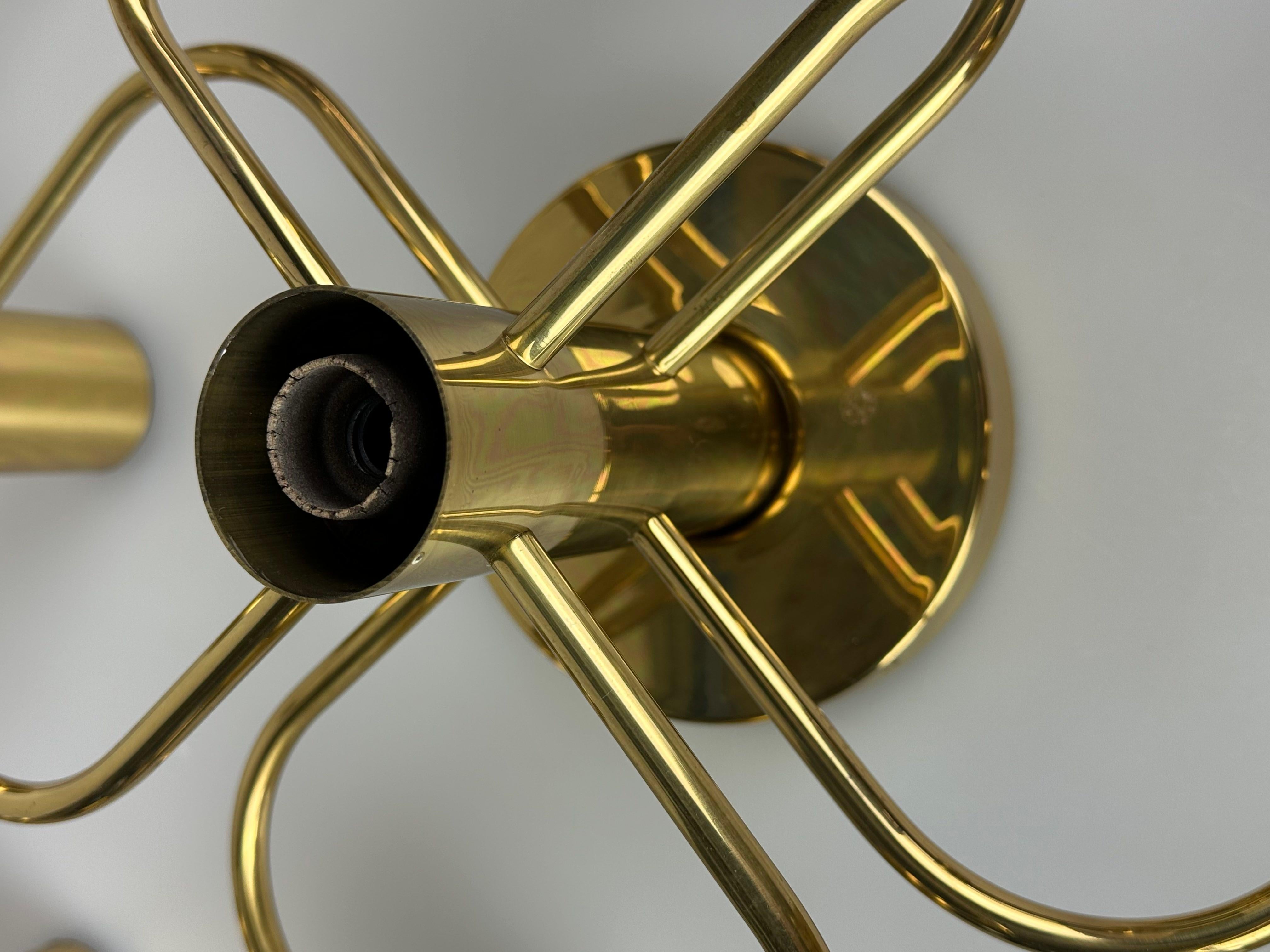Lampada da soffitto a 9 lampadine degli anni '60-'70 di Leola Leuchten, in ottone. in vendita 9