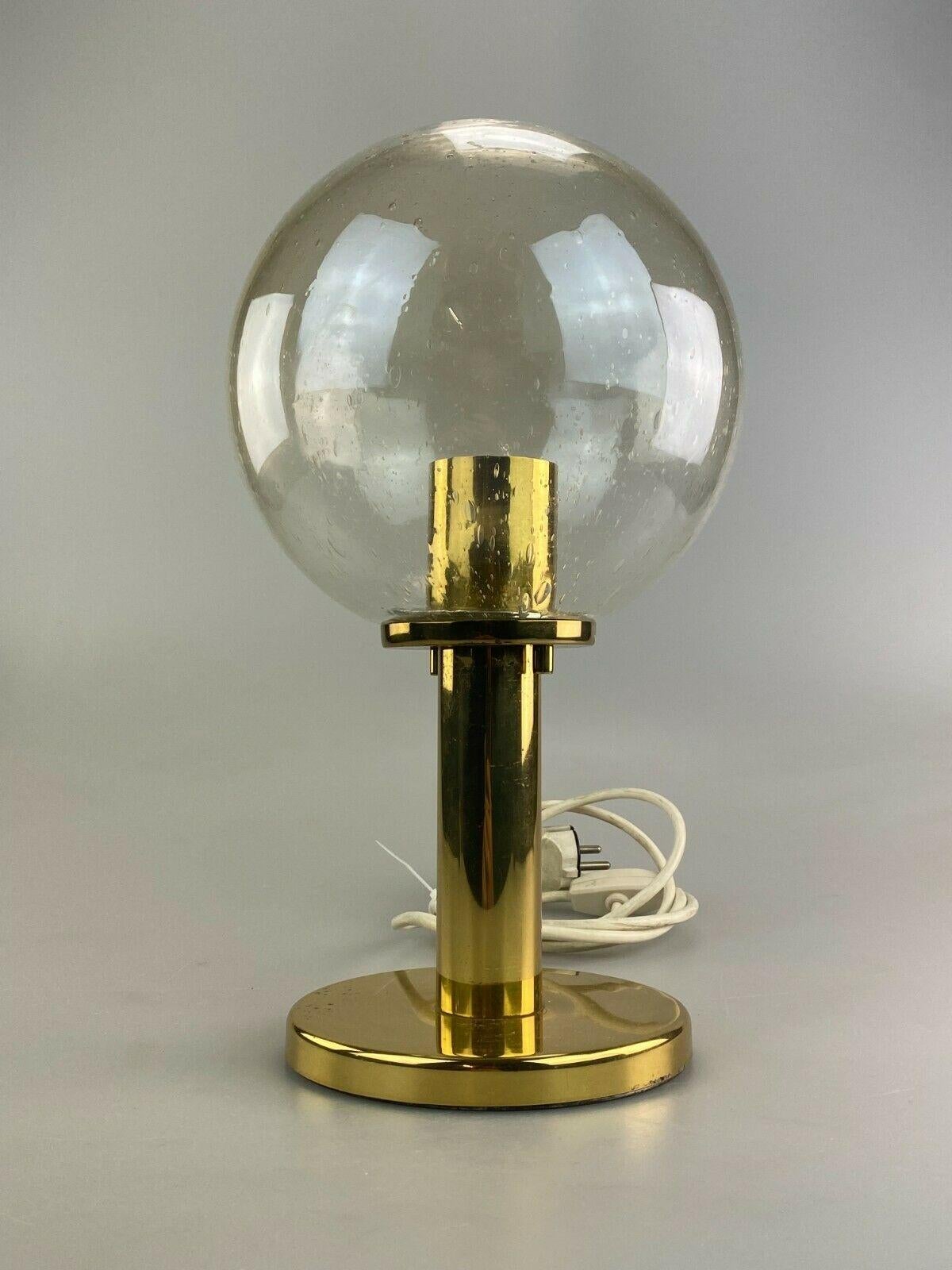 60s 70s ball lamp light table lamp bedside lamp space age design

Object: spherical lamp

Manufacturer:

Condition: good

Age: around 1960-1970

Dimensions:

Diameter = 19cm
Height = 35cm

Other notes:

The pictures serve as part of