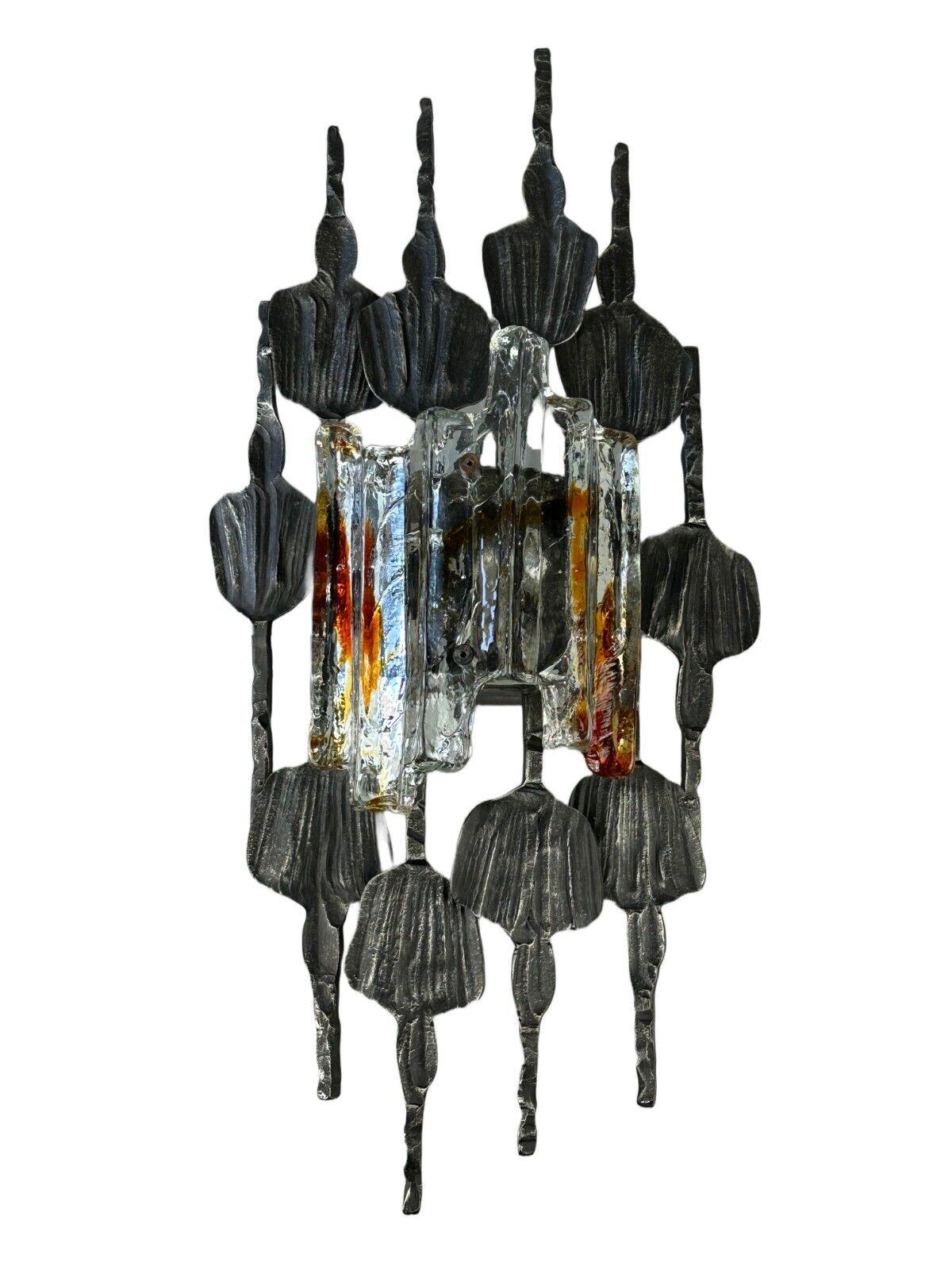 60s 70s Brutalist Wall Lamp Tom Ahlström & Hans Ehrlich Wall Sconce

Object: wall lamp

Manufacturer: Ahlstrom & Ehrlich

Condition: good

Age: around 1960-1970

Dimensions:

Height = 72cm
Width = 35cm
Depth = 15cm

Other notes:

E27 socket

The