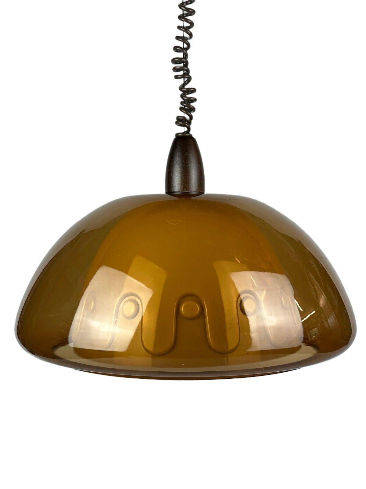 60s 70s lámpara de techo lámpara colgante acrílico plástico metal diseño space age  

Objeto: lámpara de techo

Fabricante:

Estado: bueno - vintage

Edad: alrededor de 1960-1970

Dimensiones:

Diámetro = 50 cm
Altura = 24 cm

Material: acrílico,