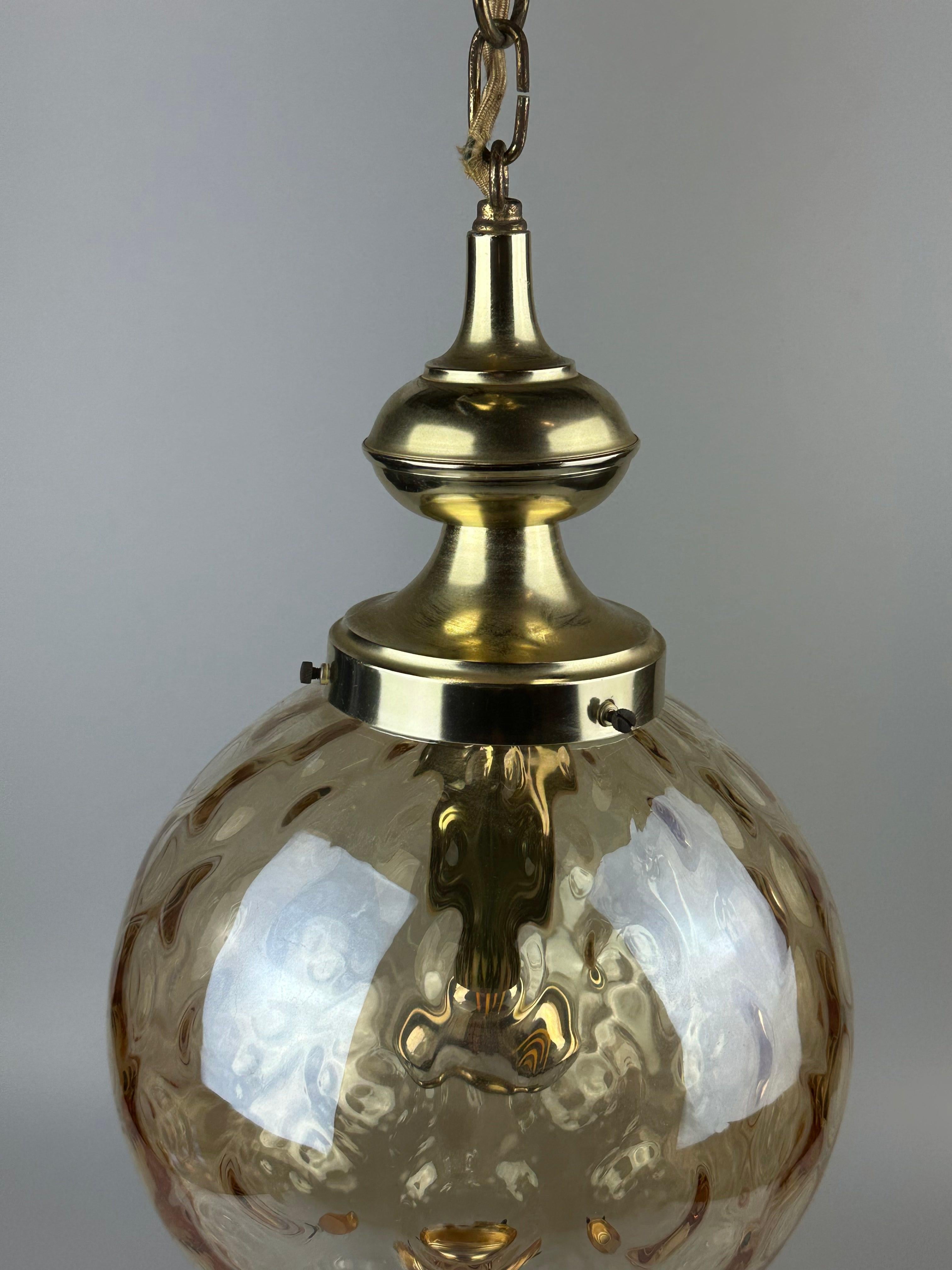 Tedesco Lampada da soffitto anni '60-'70 a sospensione di Glashütte Limburg Germania A Space AGE in vendita
