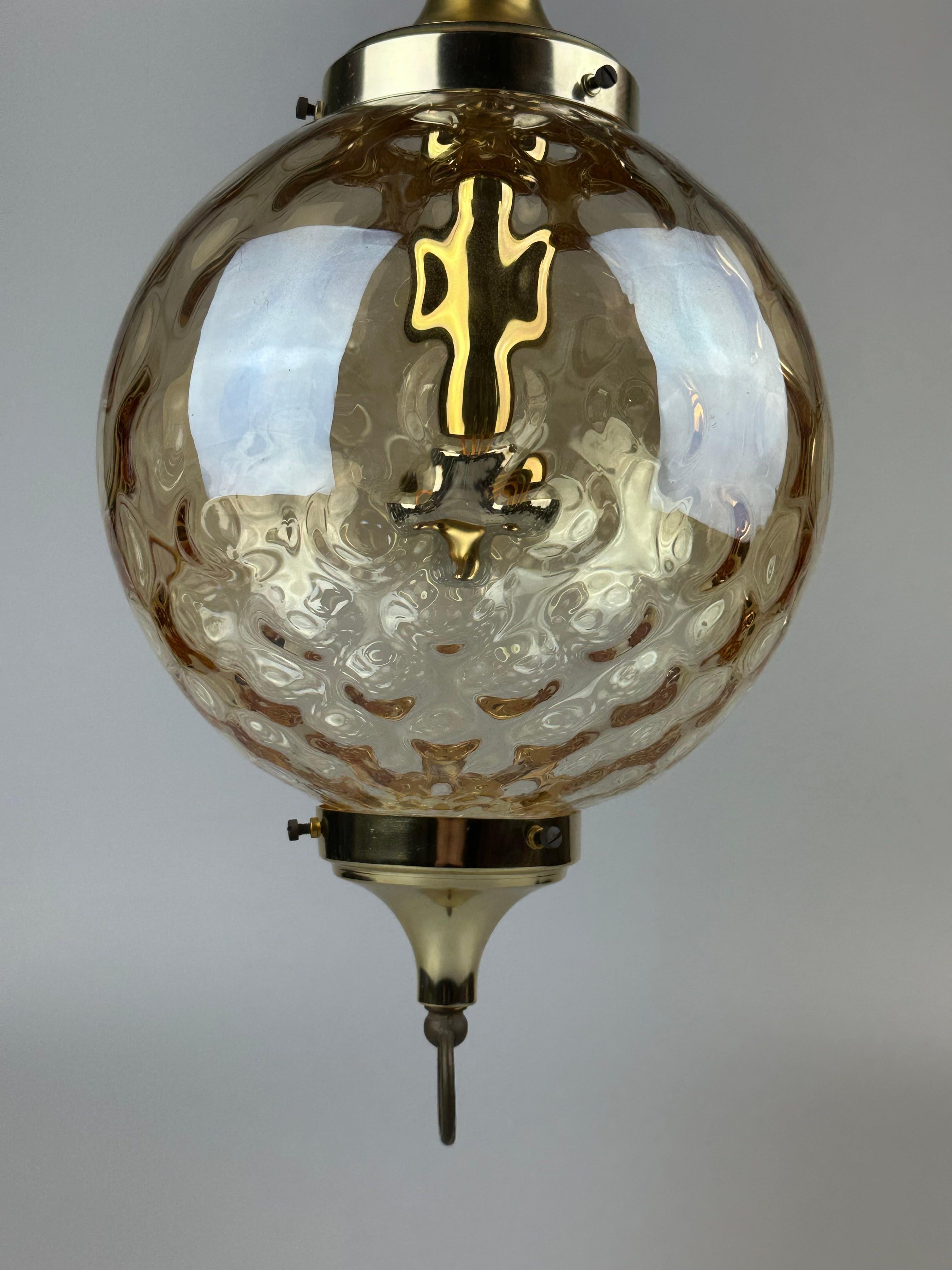 Lampada da soffitto anni '60-'70 a sospensione di Glashütte Limburg Germania A Space AGE In condizioni buone in vendita a Neuenkirchen, NI