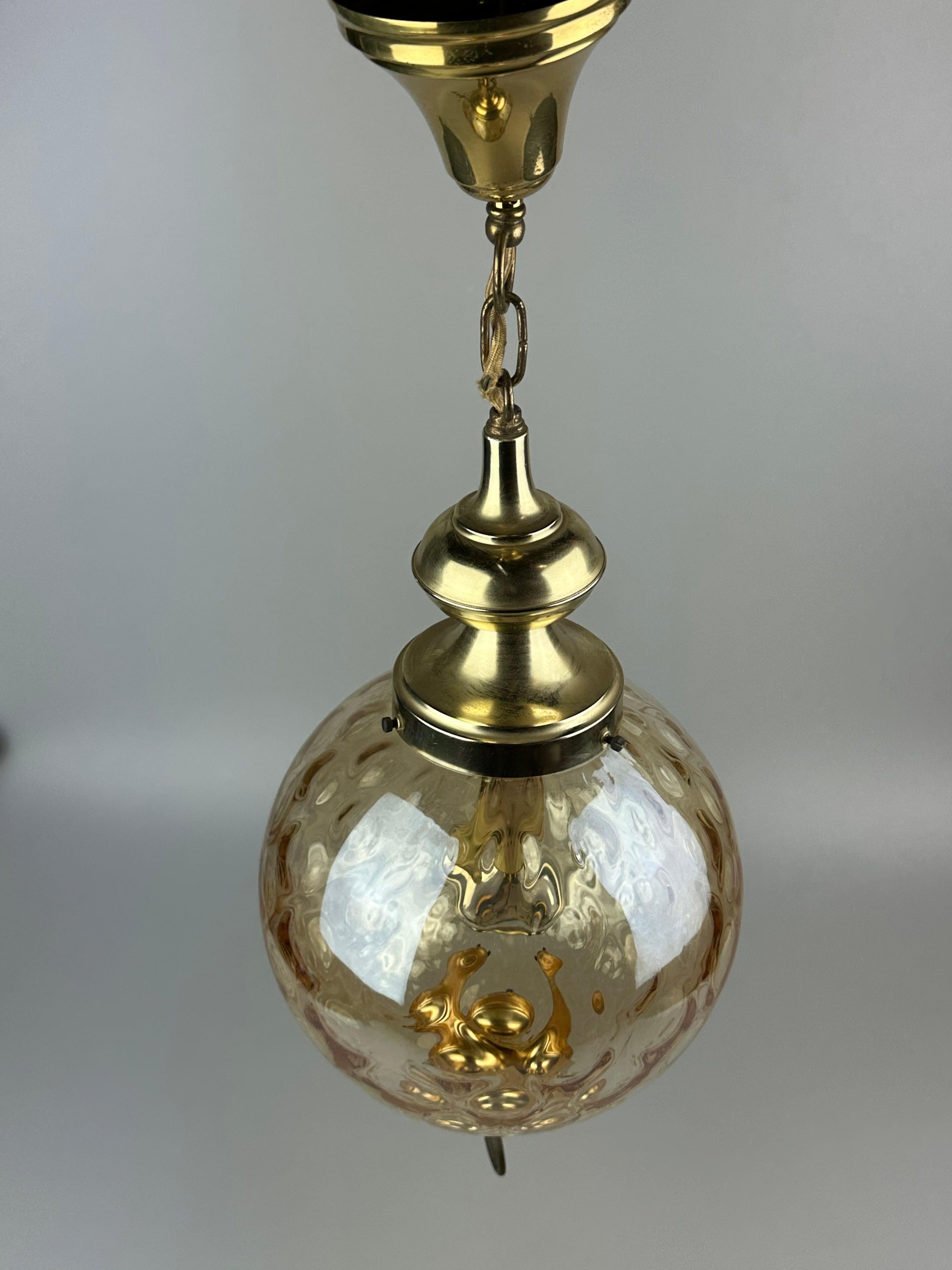 Lampada da soffitto anni '60-'70 a sospensione di Glashütte Limburg Germania A Space AGE in vendita 1