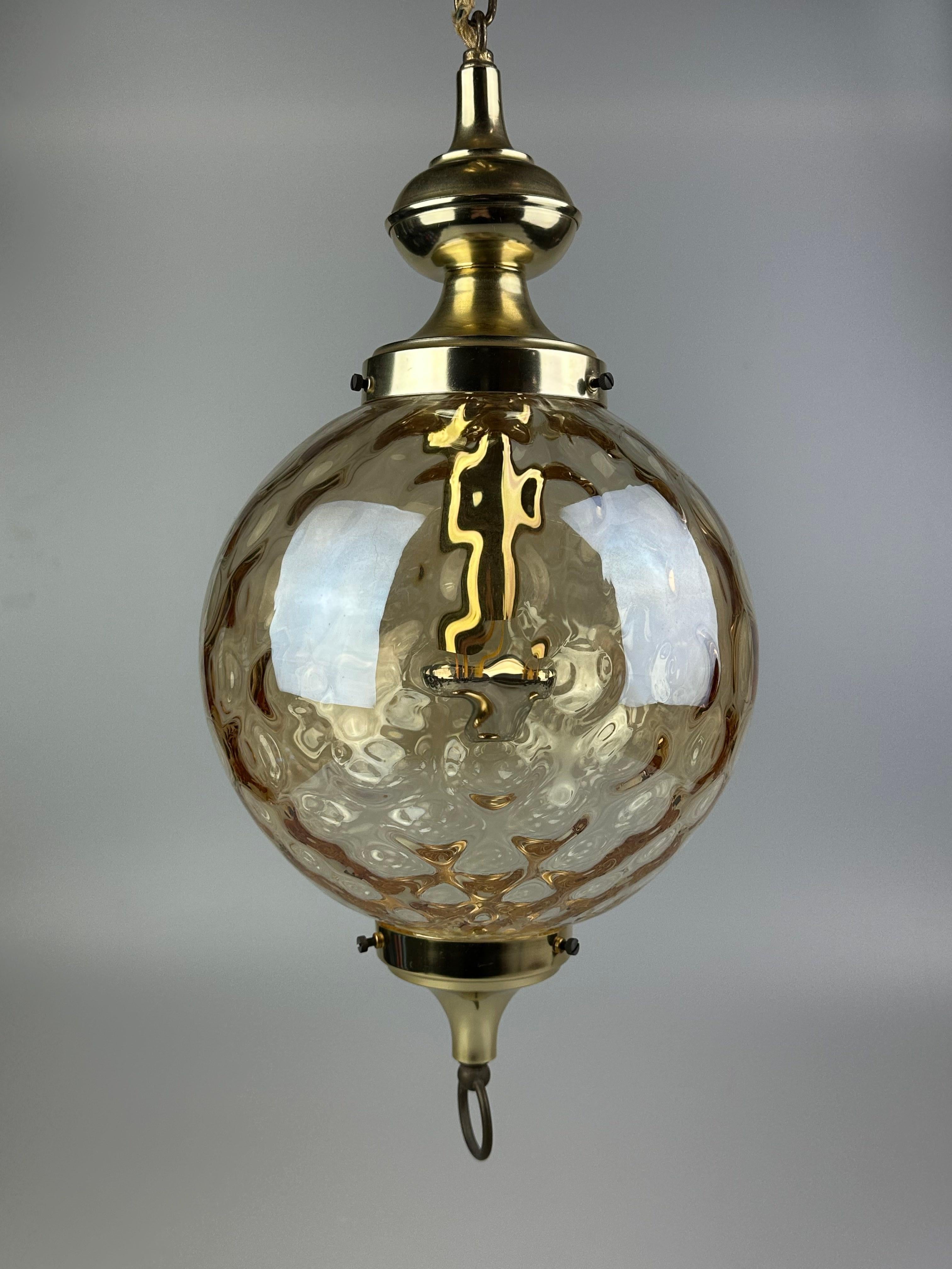 Lampada da soffitto anni '60-'70 a sospensione di Glashütte Limburg Germania A Space AGE in vendita 2