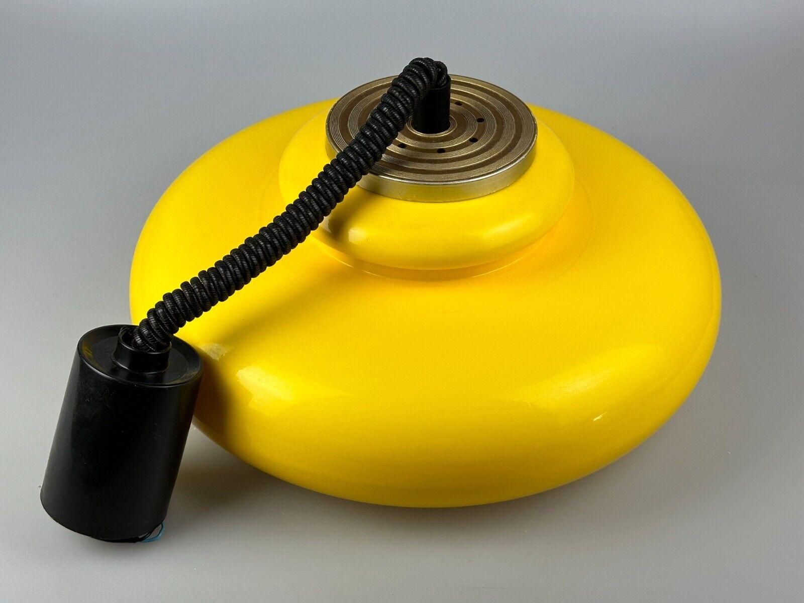 Lampada da soffitto anni '60-'70 a sospensione in plastica cromo metallo design space age in vendita 7