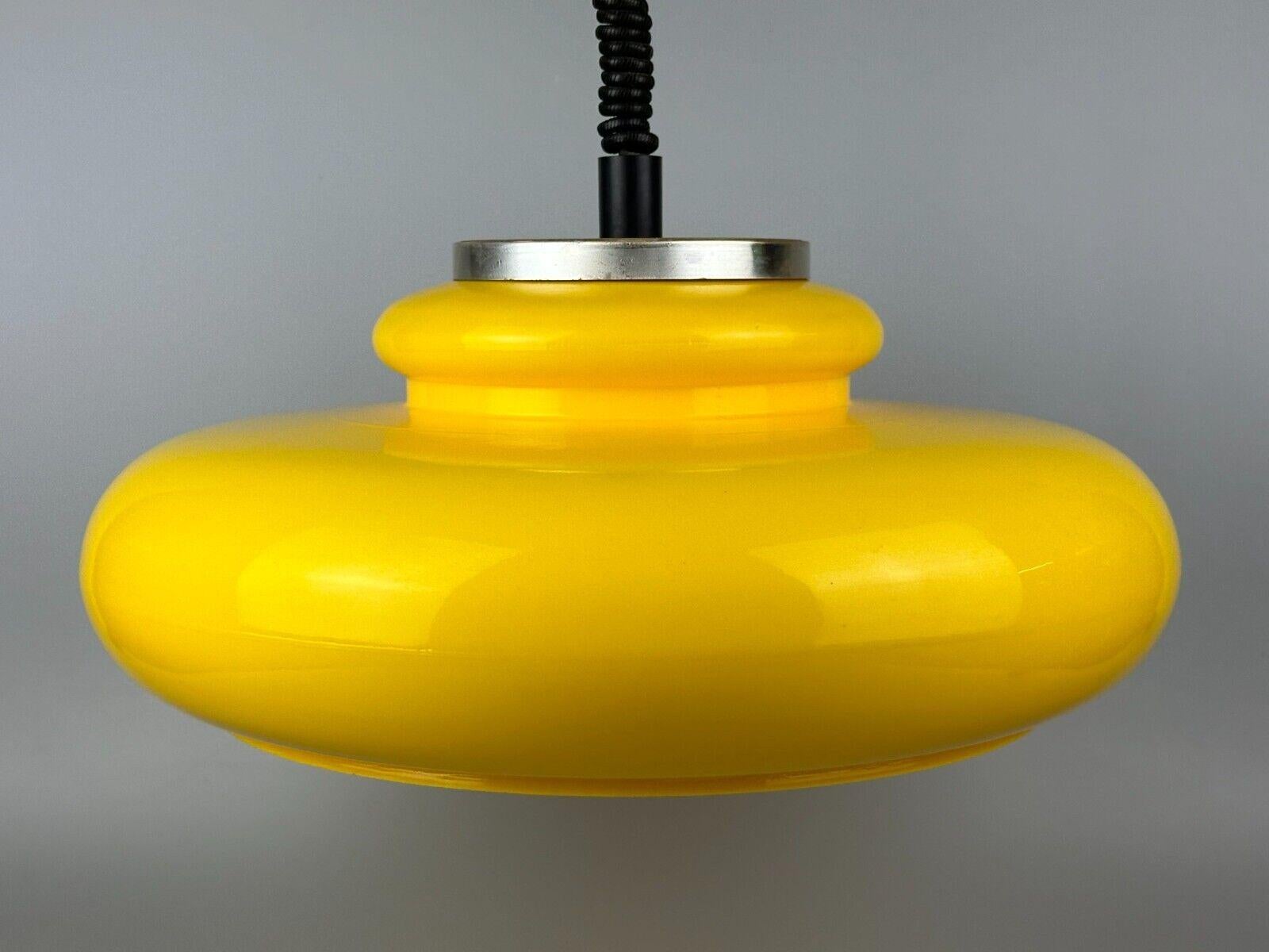 Metallo Lampada da soffitto anni '60-'70 a sospensione in plastica cromo metallo design space age in vendita