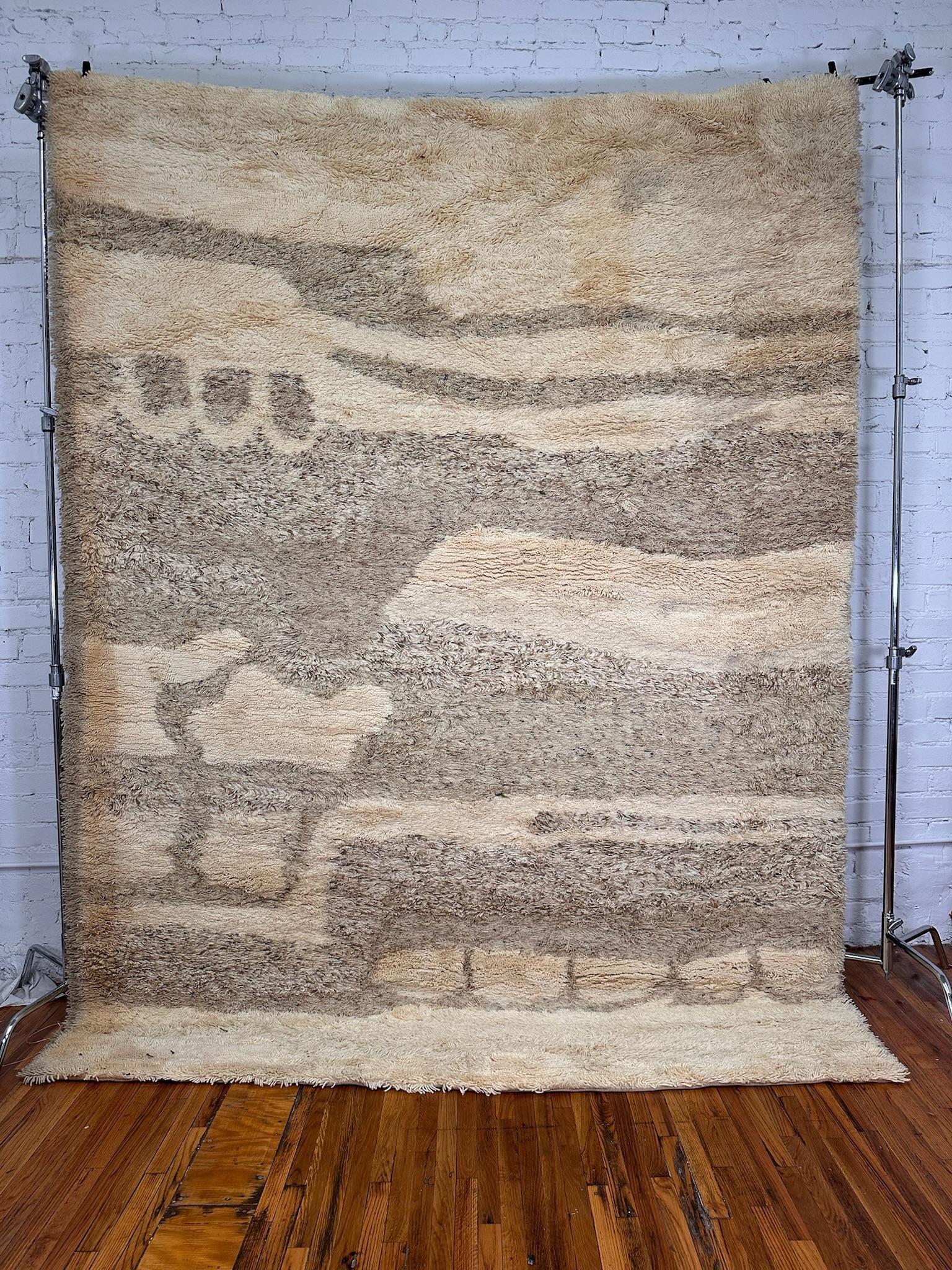 ¡De una colección loca que estuvo guardada durante décadas!
¡Alfombras vintage de los años 60/70 NUEVAS SIN UTILIZAR!

 Fondo Crema/ Abstracto Alfombra Rya Marrón Claro

¡¡¡100% Auténtico!!!



Estado: Nuevo sin etiquetas, estado vintage sin usar,