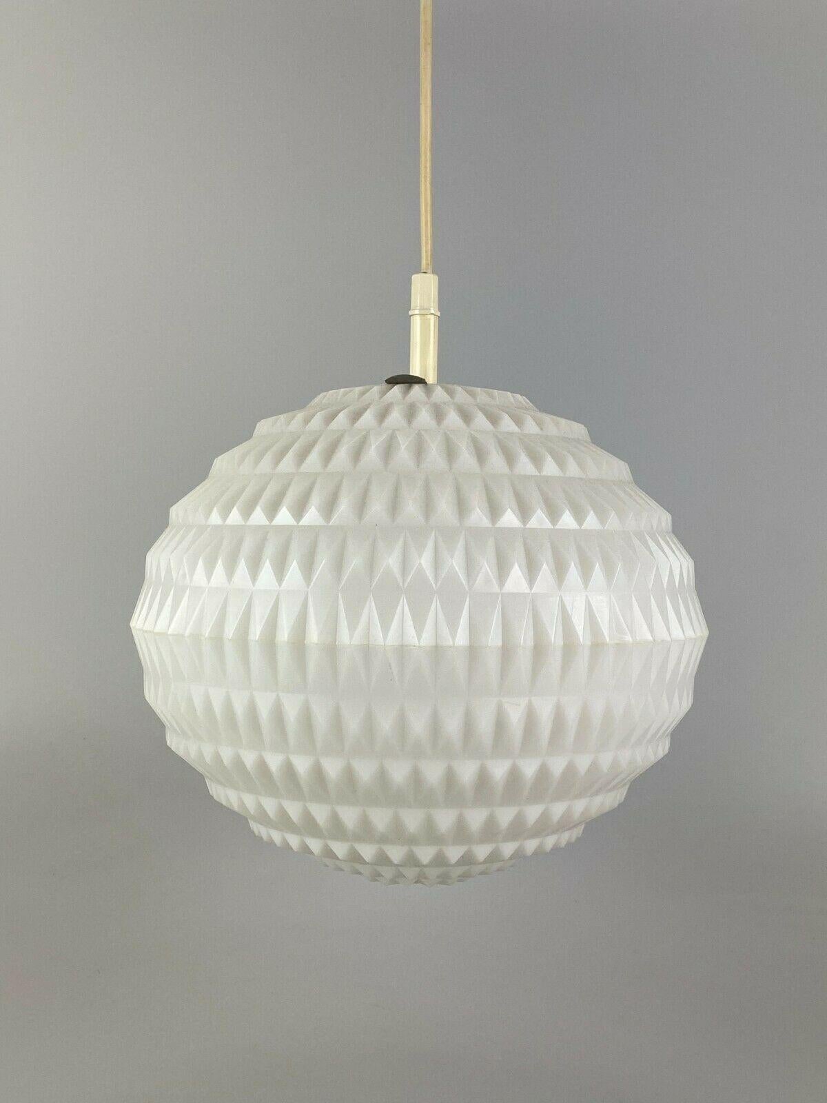 60s 70s Erco lamp light honeycomb ceiling lamp plastic space age design

Object: ceiling lamp

Manufacturer: Erco

Condition: good

Age: around 1960-1970

Dimensions:

Diameter = 28cm
Height = 25cm

Other notes:

The pictures serve