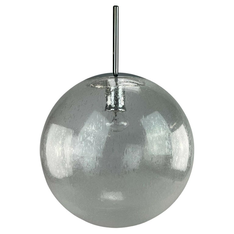 60er Jahre 70er Jahre Lampe Deckenleuchte Peill and Putzler ""Globe"  kugelförmige Lampenkugel im Angebot bei 1stDibs