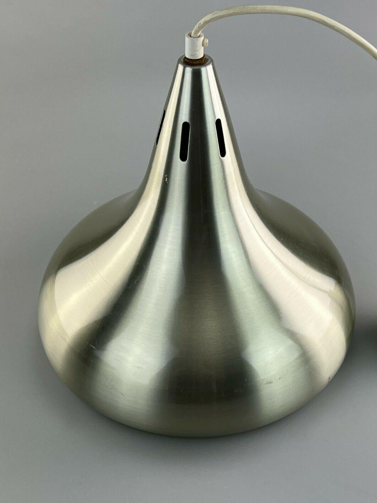 Lampada anni '60-'70 Lampada da soffitto in alluminio A Space Age Design in vendita 4