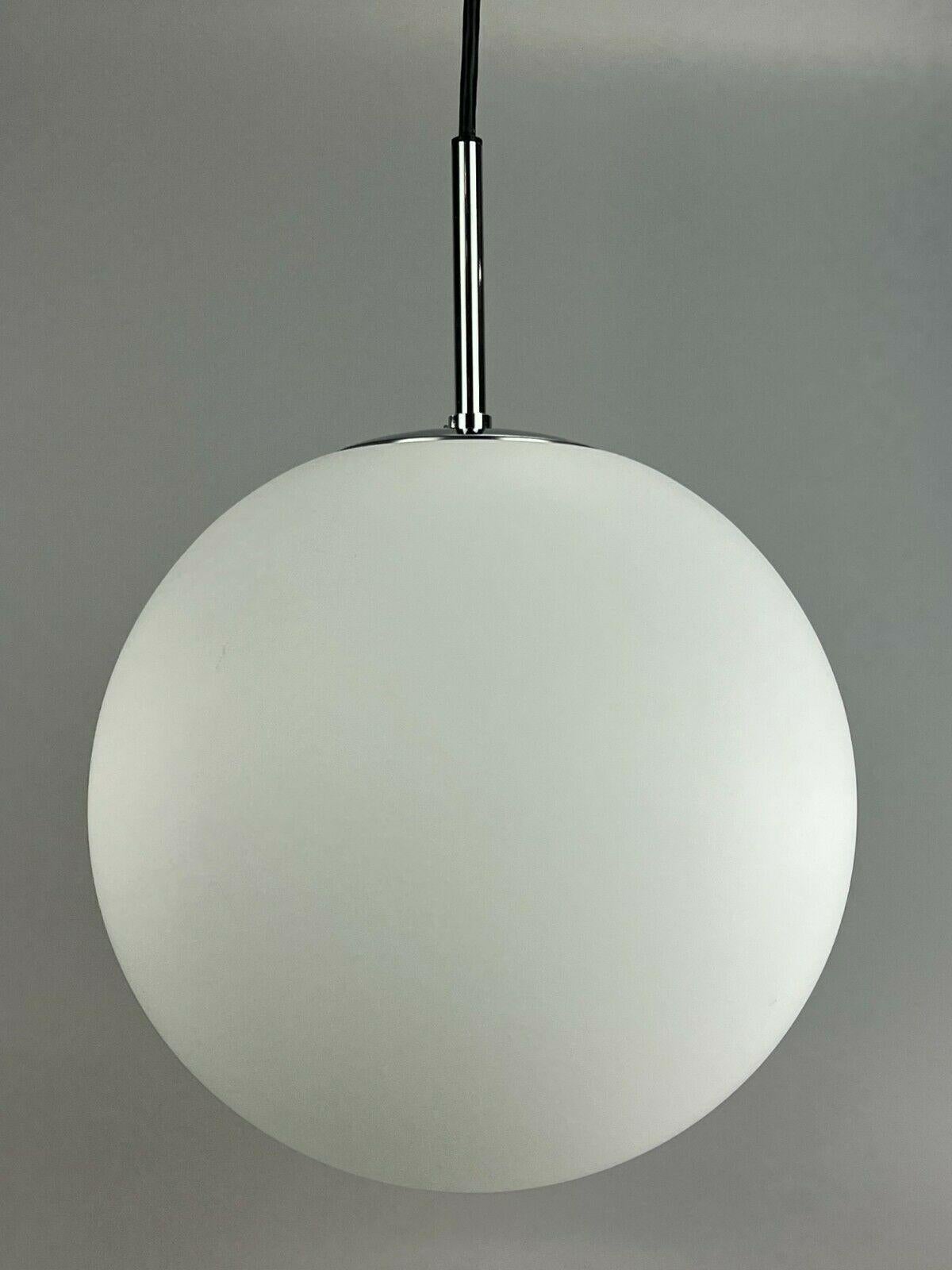 XL 60s 70s Lamp light ceiling lamp Limburg spherical lamp ball design 60s.

Object: ceiling lamp

Manufacturer: Glashütte Limburg Model 