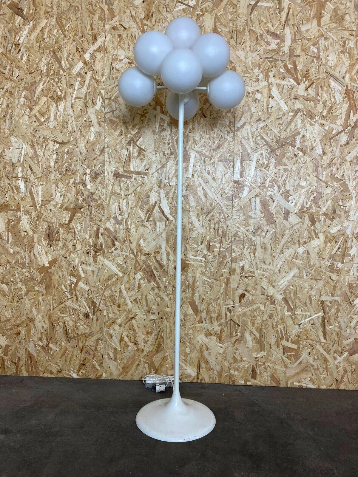 60s 70s lamp light floor lamp E.R. Nele Temde ball lamp Switzerland

Object: floor lamp

Manufacturer: Temde

Condition: good

Age: approx. 1960-1970

Dimensions:

Diameter = 43cm
Height = 157cm

More information:

The pictures