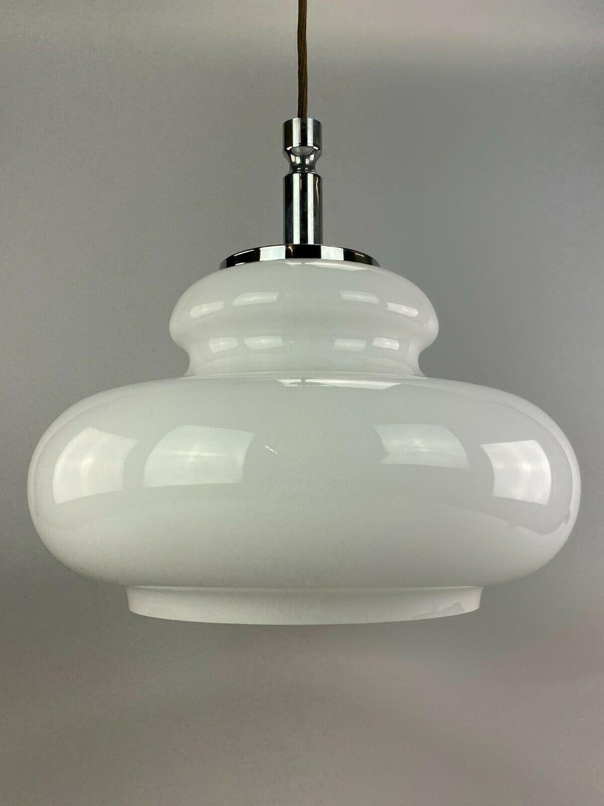 Allemand Lampe suspendue en verre des années 60 et 70, design de l'ère spatiale