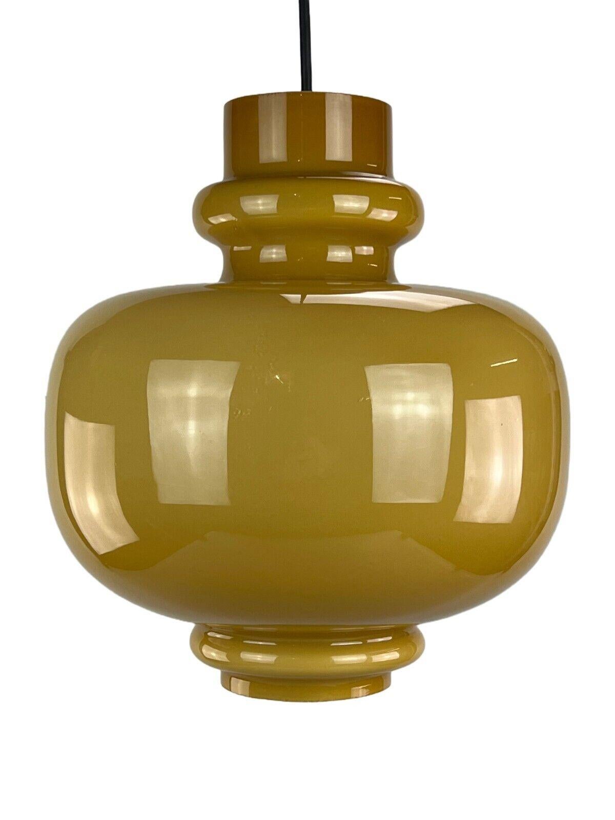 60s 70s lamp light hanging lamp Hans Agne Jakobsson for Staff mustard yellow

Object: ceiling lamp

Manufacturer: Staff

Condition: good

Age: around 1960-1970

Dimensions:

Diameter = 28.5cm
Height = 31.5cm

Other notes:

E27