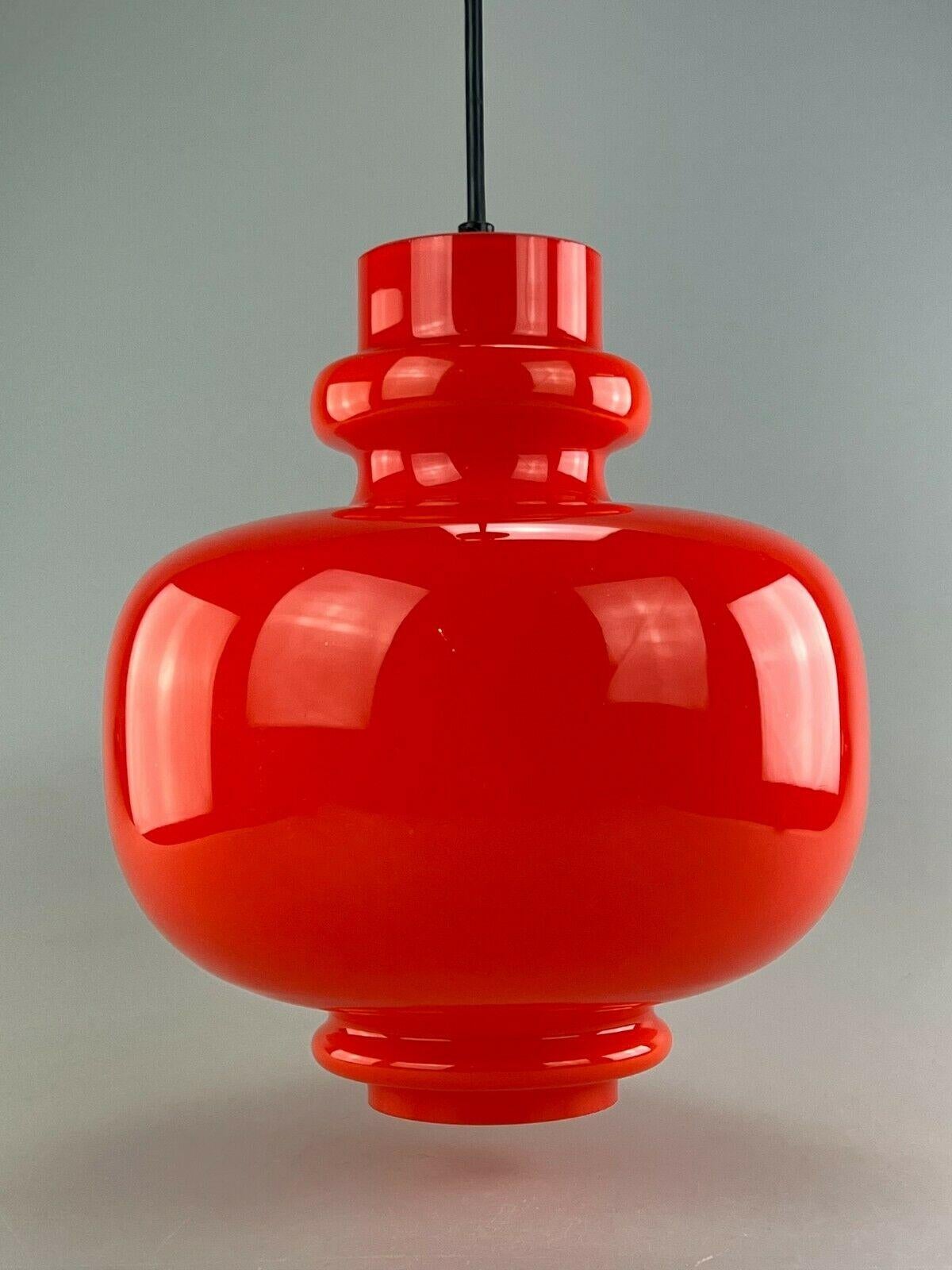 60s 70s lamp light pendant lamp Hans Agne Jakobsson for Staff 60s 70s

Object: ceiling lamp

Manufacturer: Staff

Condition: good

Age: around 1960-1970

Dimensions:

Diameter = 28cm
Height = 31cm

Other notes:

The pictures serve