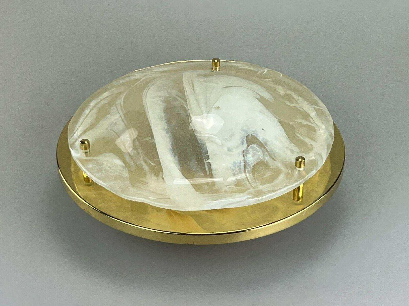 60s 70s lampe plafoniere flush mount ice glass Hillebrand 60s

Objet : plafoniere

Fabricant : Hillebrand

État : bon

Âge : environ 1960-1970

Dimensions :

Diamètre = 32cm
Hauteur = 13cm

Autres notes :

Les photos font partie de