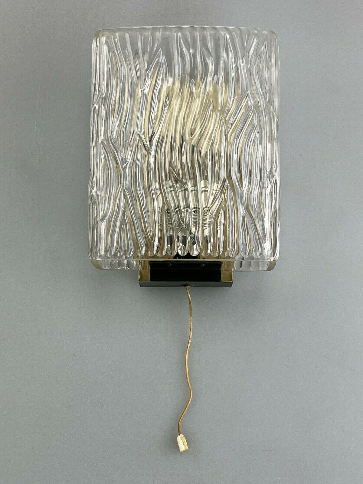 60s 70s Lamp light wall lamp wall sconce glass space age design 60s 70s

Object: wall lamp

Manufacturer:

Condition: good

Age: around 1960-1970

Dimensions:

14.5cm x 11cm x 19cm

Other notes:

The pictures serve as part of the