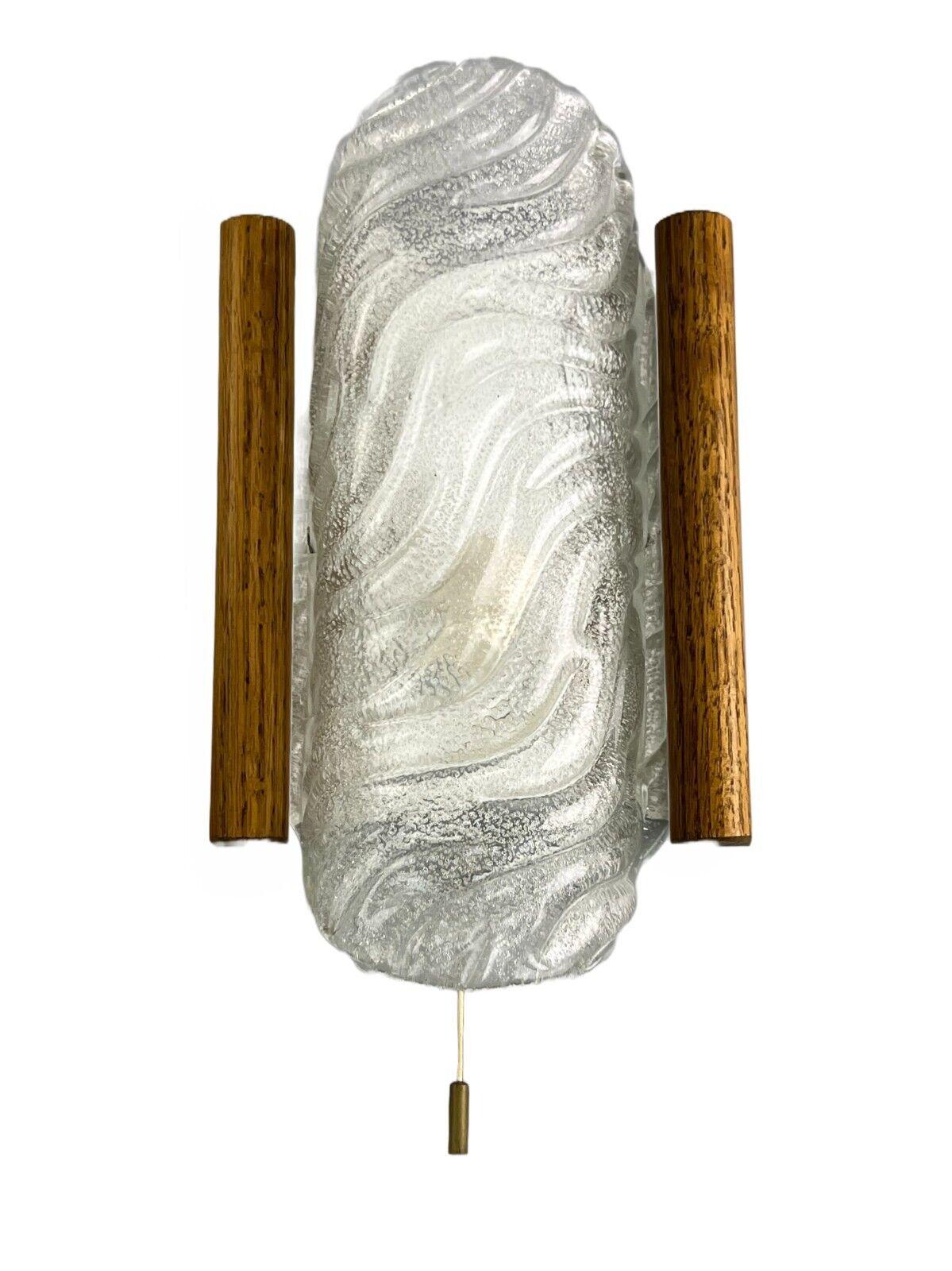 60s 70s lamp light wall lamp wall sconce ice glass space age design

Object: wall lamp

Manufacturer: Fischer lights

Condition: good

Age: around 1960-1970

Dimensions:

Height = 28.5cm
Width = 17cm
Depth = 7cm

Other notes:

E14