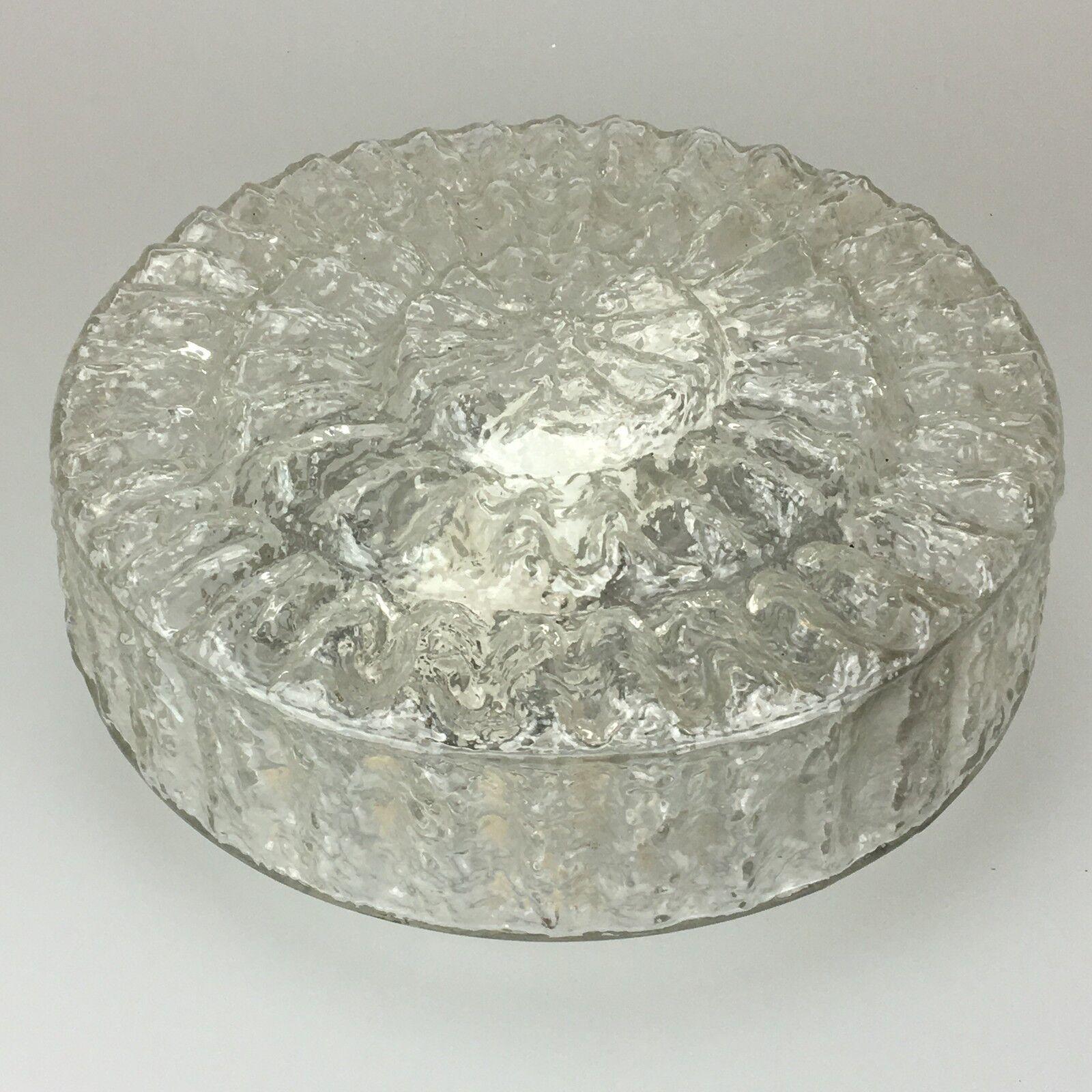 60s 70s lampe luminaire plafoniere flush mount glass space age design

Objet : plafonnière

Fabricant :

État : bon

Âge : environ 1960-1970

Dimensions :

Diamètre = 27cm
Hauteur = 11,5 cm

Autres notes :

Les photos font partie de