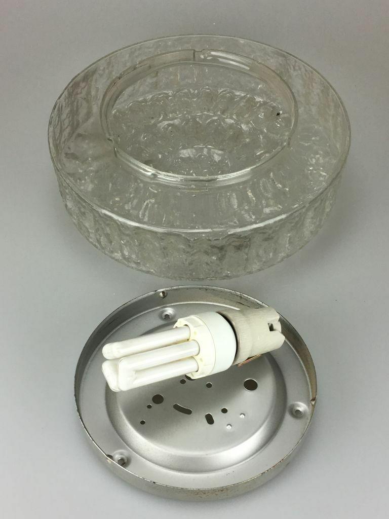 Lampe Plafonière lumineuse en verre encastrée des années 60 et 70 Design de l'ère spatiale en vente 2