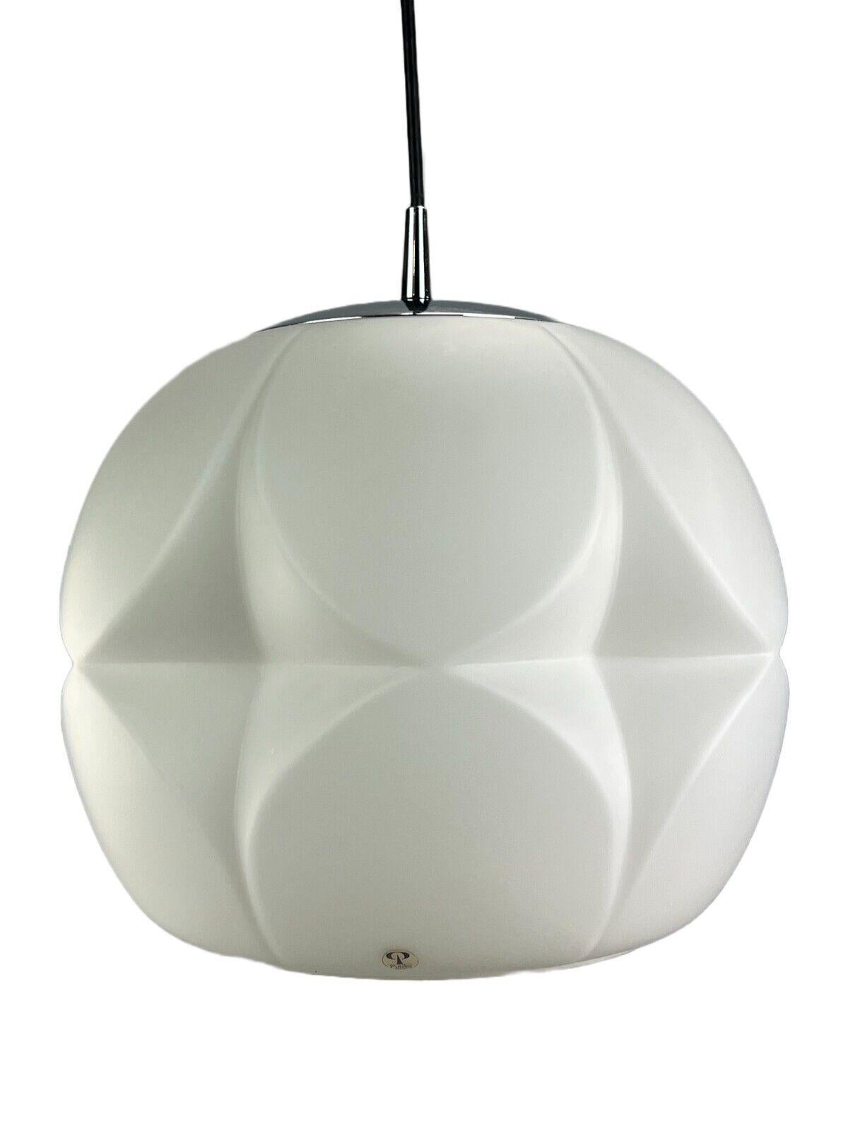 60s 70s Lamp Peill & Putzler hanging lamp ceiling lamp design space age

Object: ceiling lamp

Manufacturer: Peill & Putzler

Condition: good

Age: around 1960-1970

Dimensions:

Diameter = 33cm
Height = 34cm

Other notes:

E27