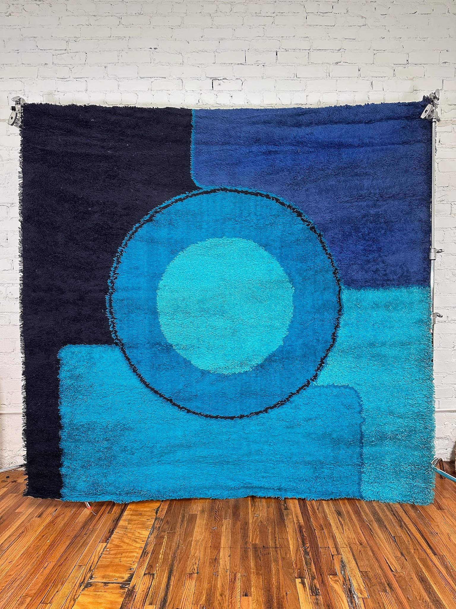 60's 70's Azul Marino Teal Círculo NO UTILIZADA Alfombra Rya de Lana Moderna de Mitad de Siglo mediados del siglo XX en venta