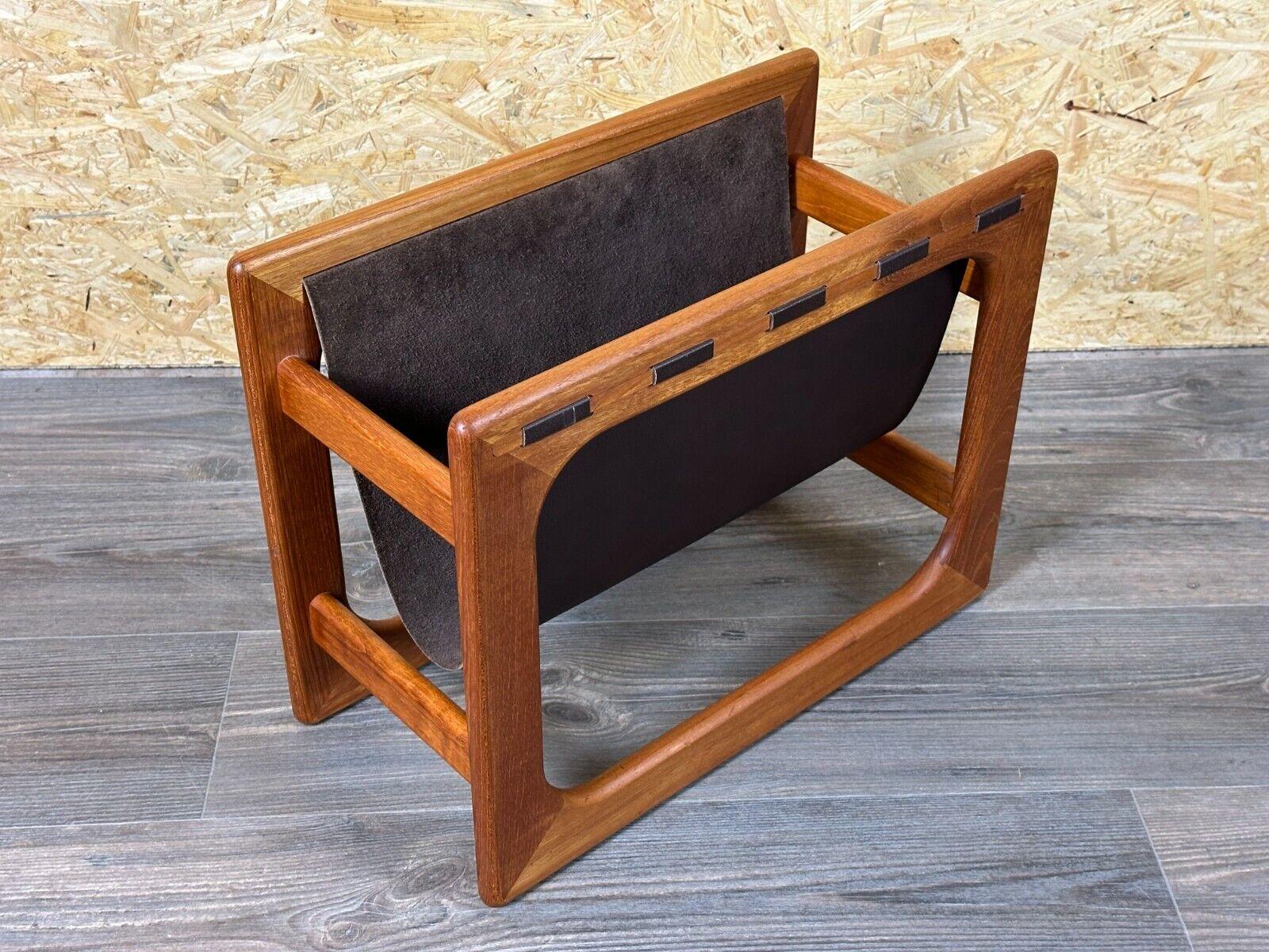 60s 70s newspaper holder Aksel Kjersgaard made of teak & leather In Good Condition For Sale In Neuenkirchen, NI