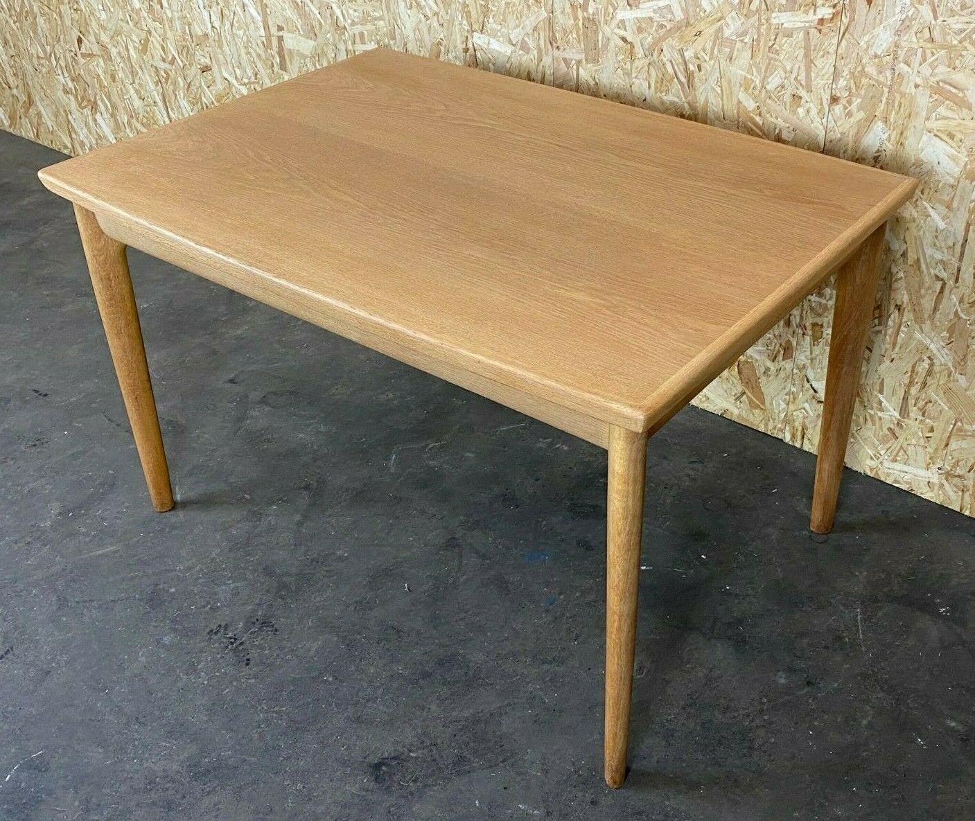 60s 70s oak dining table Danish Grete Jalk for Glostrup Design

Object: dining table / dining table

Manufacturer: Glostrup

Condition: good

Age: around 1960-1970

Dimensions:

(+ 2x 47cm) 121cm x 86.5cm x 74cm

Other notes:

The
