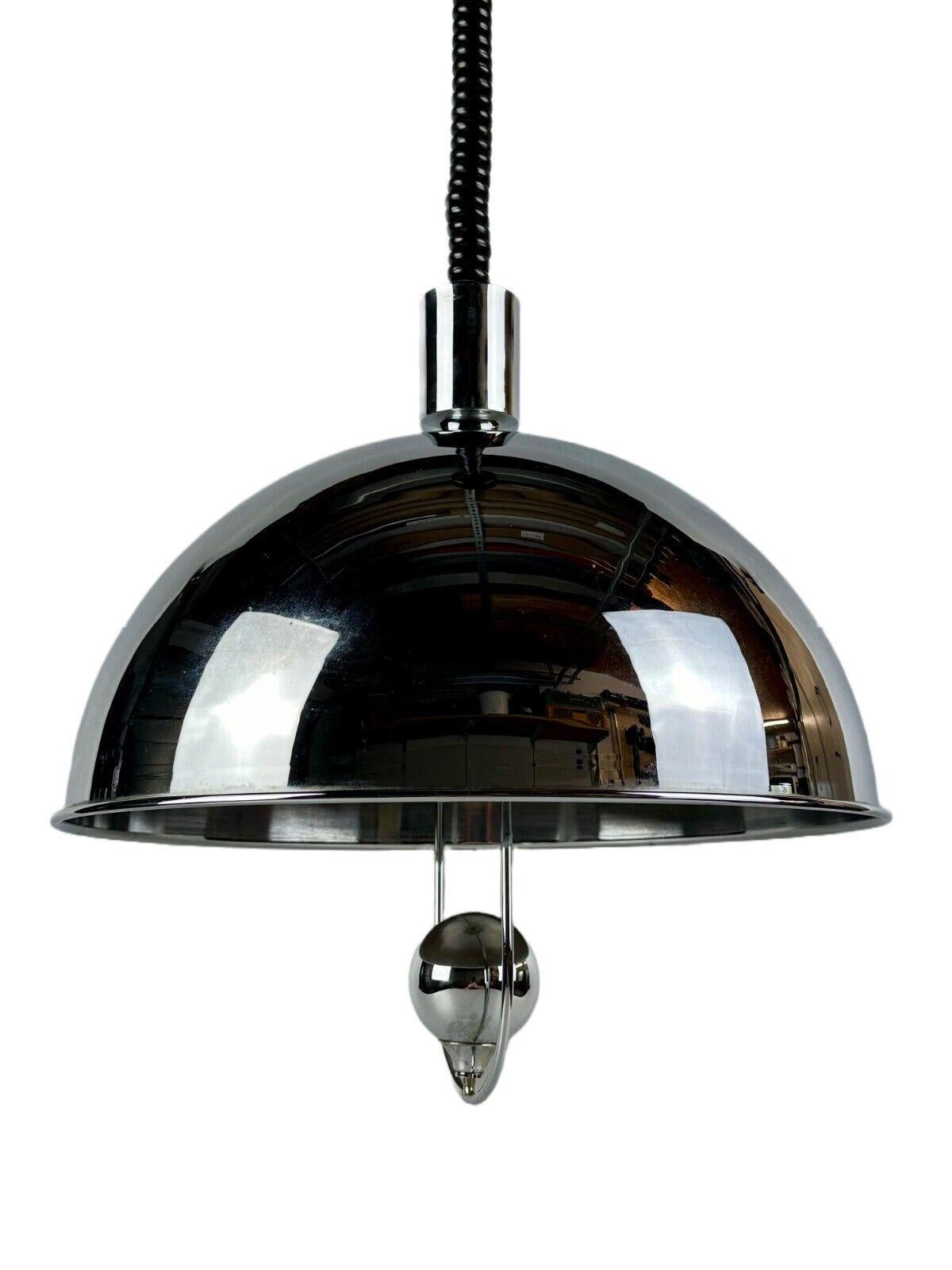60s 70s ceiling lamp hanging lamp Florian Schulz P58 brass Space Age

Object: ceiling lamp

Manufacturer: Florian Schulz

Condition: good - vintage

Age: around 1960-1970

Dimensions:

Diameter = 37.5cm
Height = 37.5cm

Material: brass,