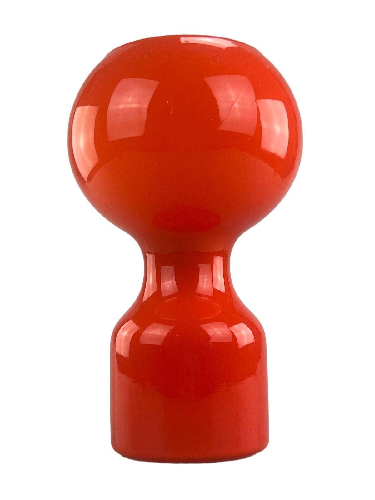 60s 70s Philips Tobruk table lamp designed by Jean-Paul Emonds-Alt Netherlands

Object: table lamp

Manufacturer: Phillips

Condition: good

Age: around 1960-1970

Dimensions:

Diameter = 16.5cm
Height = 27cm

Other notes:

The pictures serve as