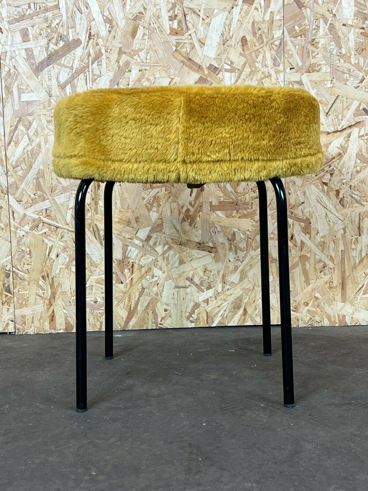 60s 70s stool ottoman stool space age mid century design 60s 70s

Object: stool

Manufacturer:

Condition: good - vintage

Age: around 1960-1970

Dimensions:

Diameter = 43cm
Height = 48cm

Other notes:

The pictures serve as part