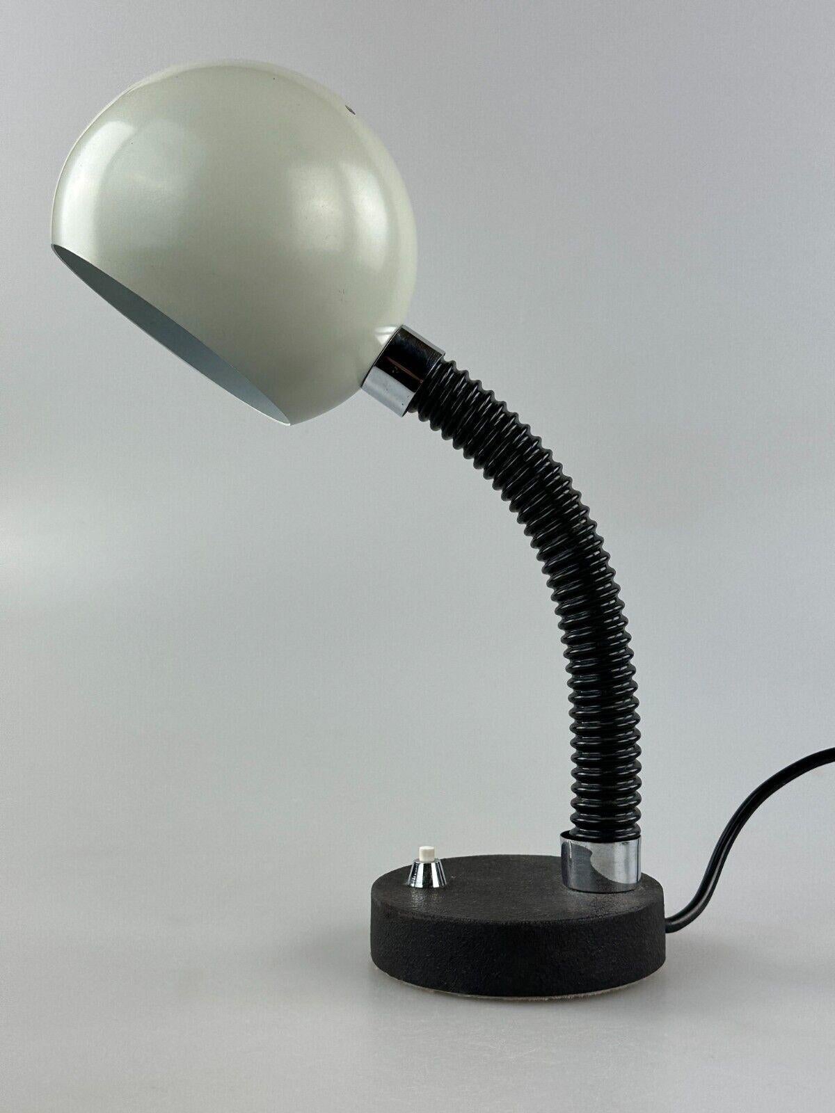 60s 70s lámpara de mesa Egon Hillebrand lámpara esférica Space Age diseño metálico finales del siglo XX en venta