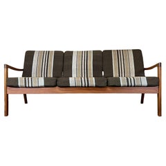 60er 70er Jahre Teakholz 3-sitzige Sofa-Kommode Ole Wanscher Cado France & Sohn Dänisches Design