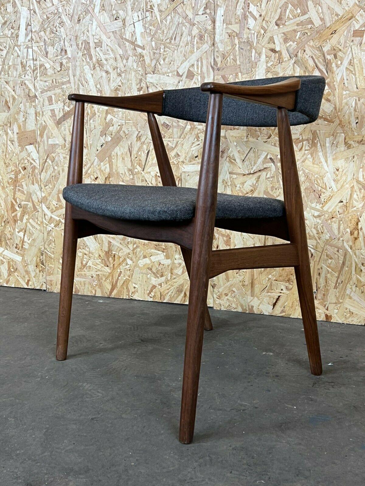 60s 70s teak armchair desk chair Th. Harlev for Farstrup 60s

Object: armchair

Manufacturer: Farstrup

Condition: good

Age: around 1960-1970

Dimensions:

55cm x 54cm x 71cm
Seat height = 44cm

Other notes:

The pictures serve as