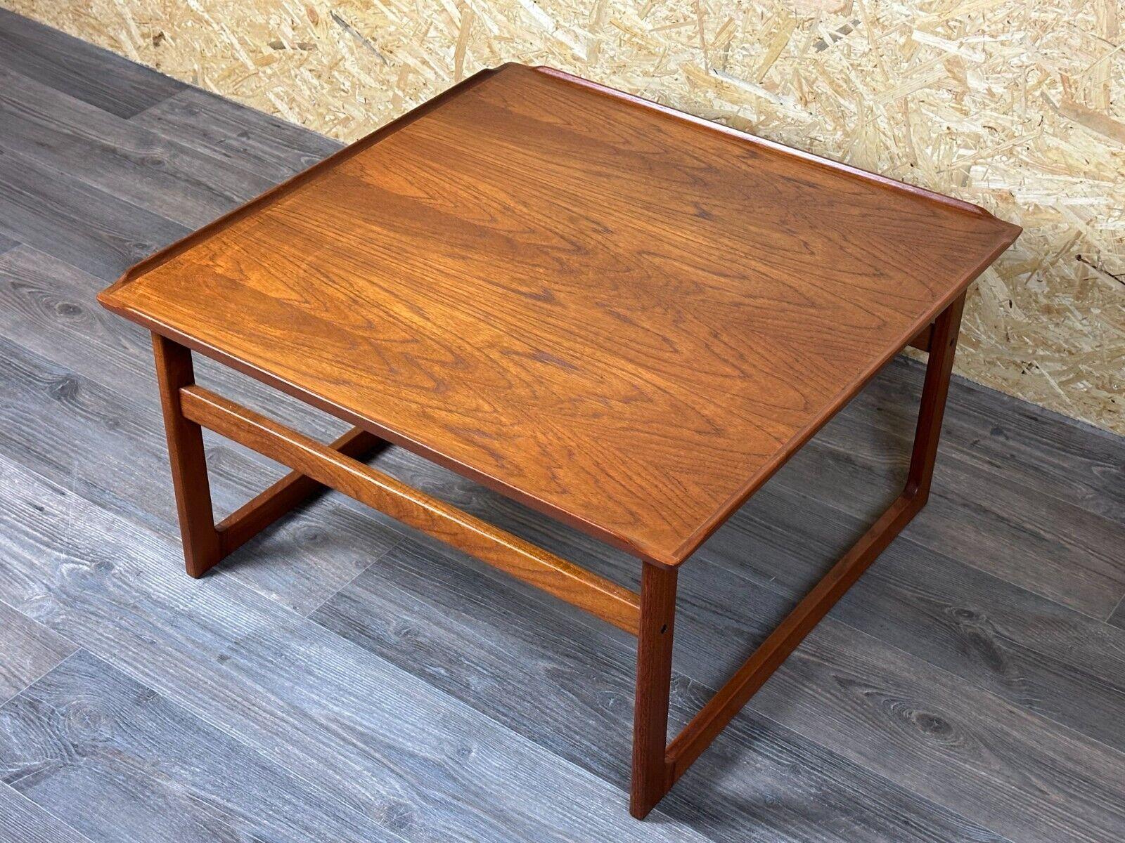 60s 70s teak coffee table Kubus by Jalk Vodder Andersen for Dyrlund Denmark In Good Condition For Sale In Neuenkirchen, NI