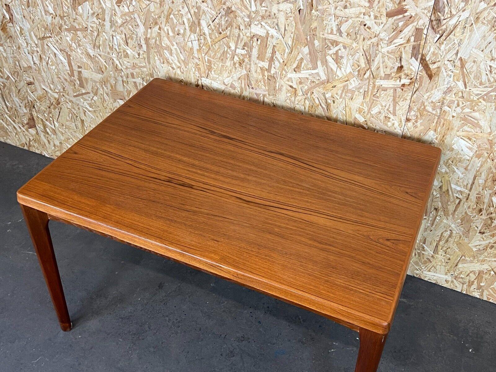 Table de salle à manger en teck Table de salle à manger Henning Kjaernulf Design danois, années 1960-1970 en vente 4