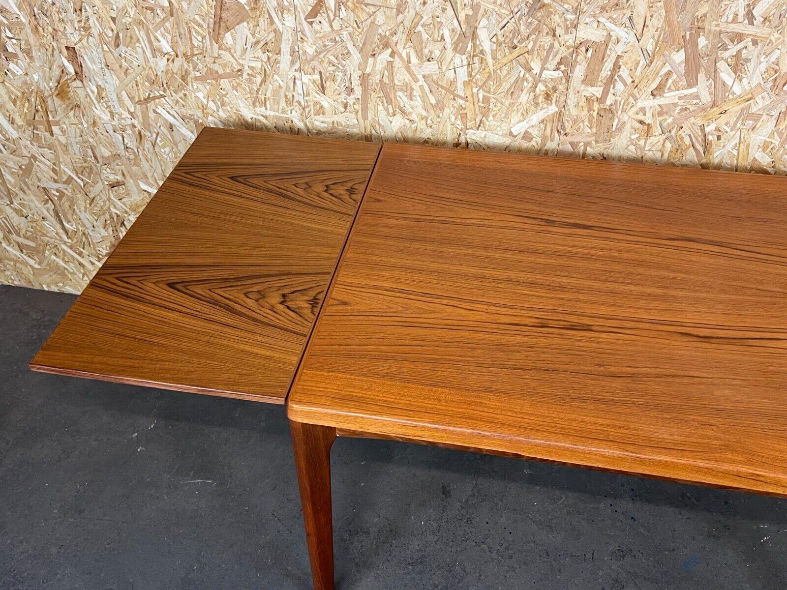 Table de salle à manger en teck Table de salle à manger Henning Kjaernulf Design danois, années 1960-1970 en vente 9