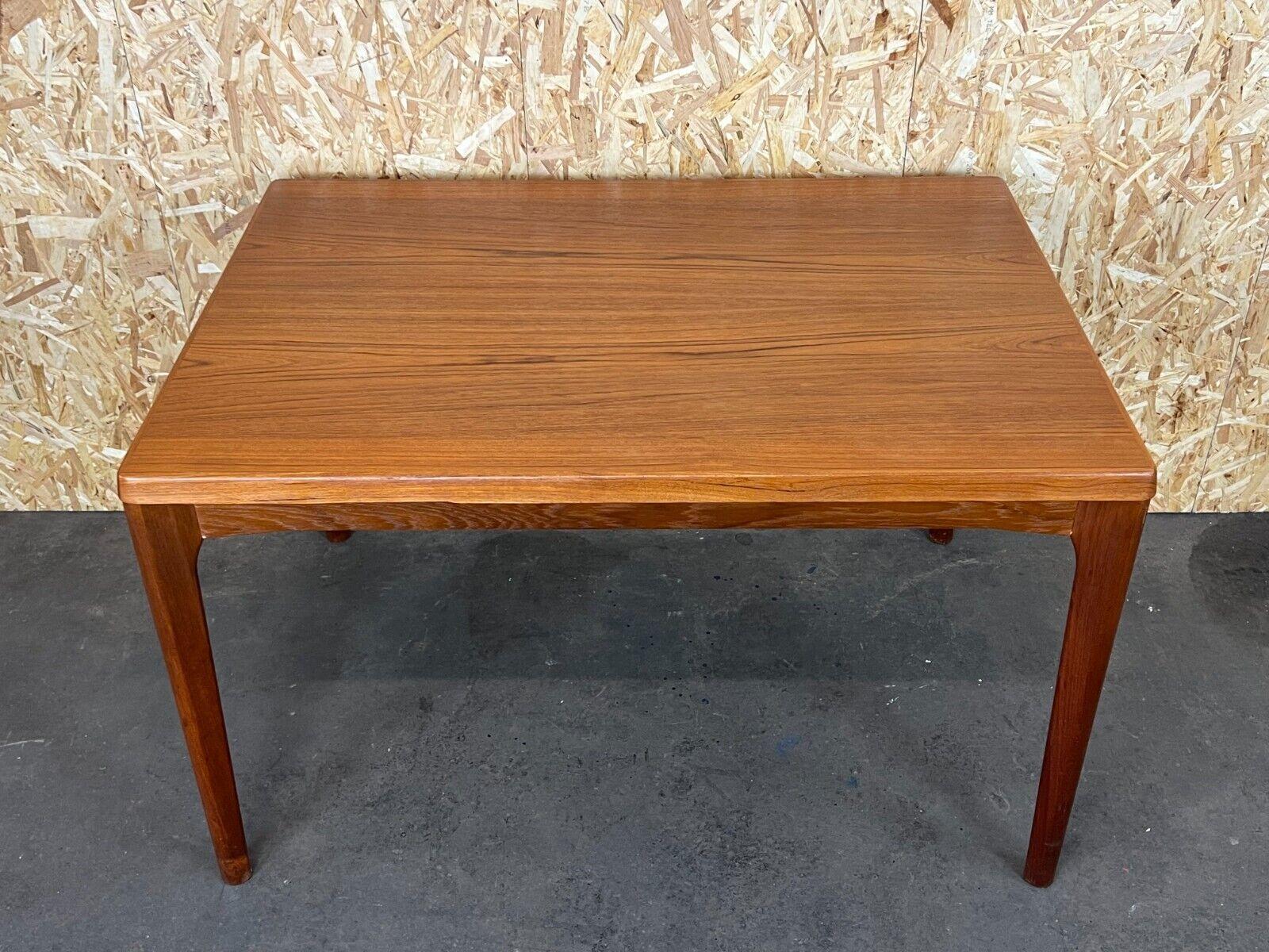 Table de salle à manger en teck Table de salle à manger Henning Kjaernulf Design danois, années 1960-1970 en vente 3