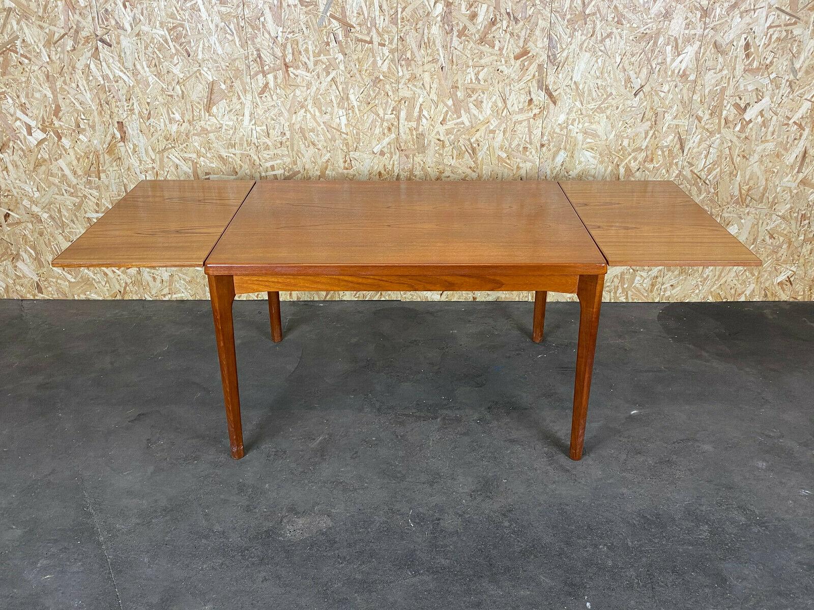 60s 70s teak dining table Dining Table Henning Kjaernulf Danish Design 70s

Object: dining table

Manufacturer: Vejle

Condition: good

Age: around 1960-1970

Dimensions:

120cm (+ 2x 45cm) x 85cm x 73cm

Other notes:

The pictures