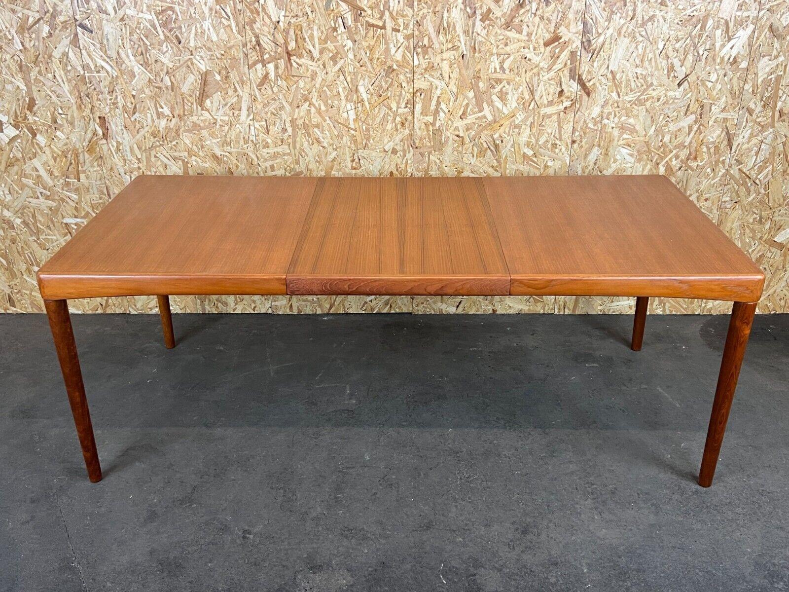 60s 70s teak dining table Dining Table H.W Klein for Bramin Danish Design In Good Condition For Sale In Neuenkirchen, NI