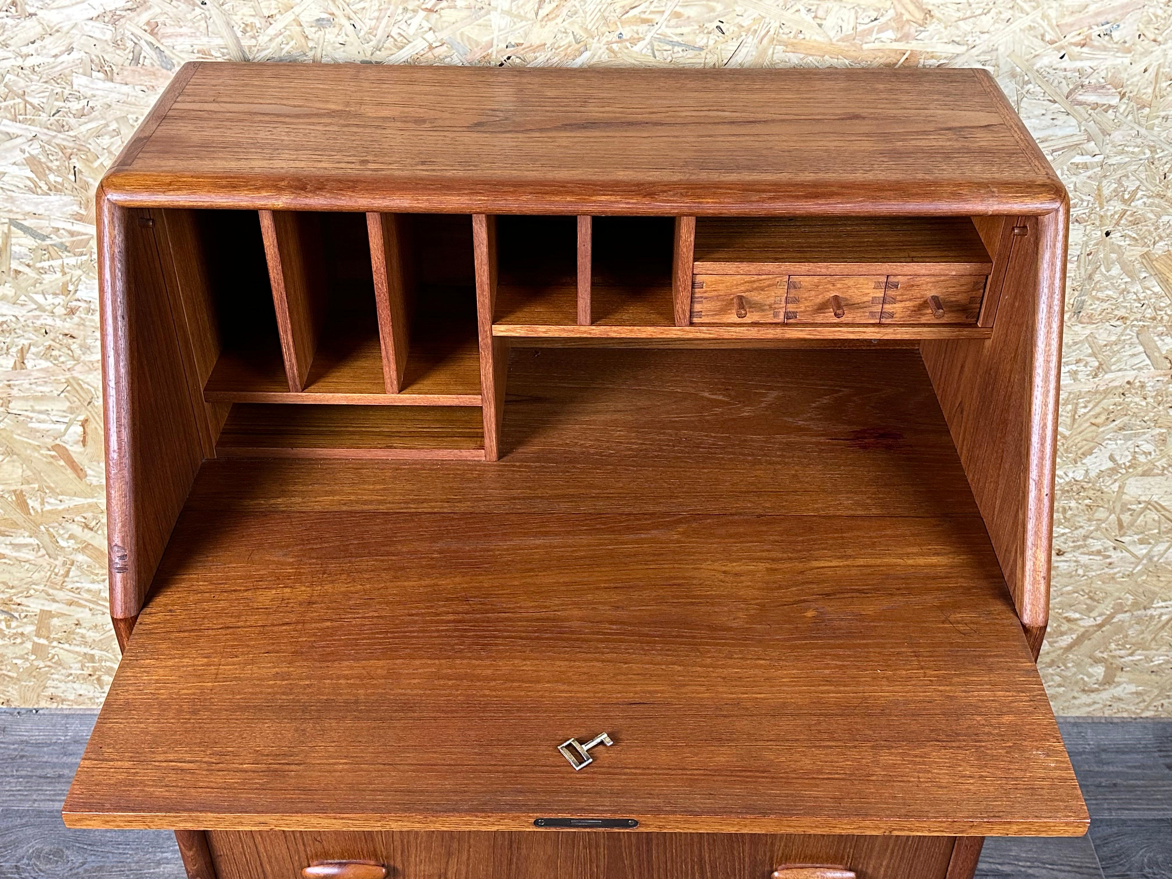 60s 70s teck secrétaire commode Danish Modern by Dyrlund Denmark en vente 6