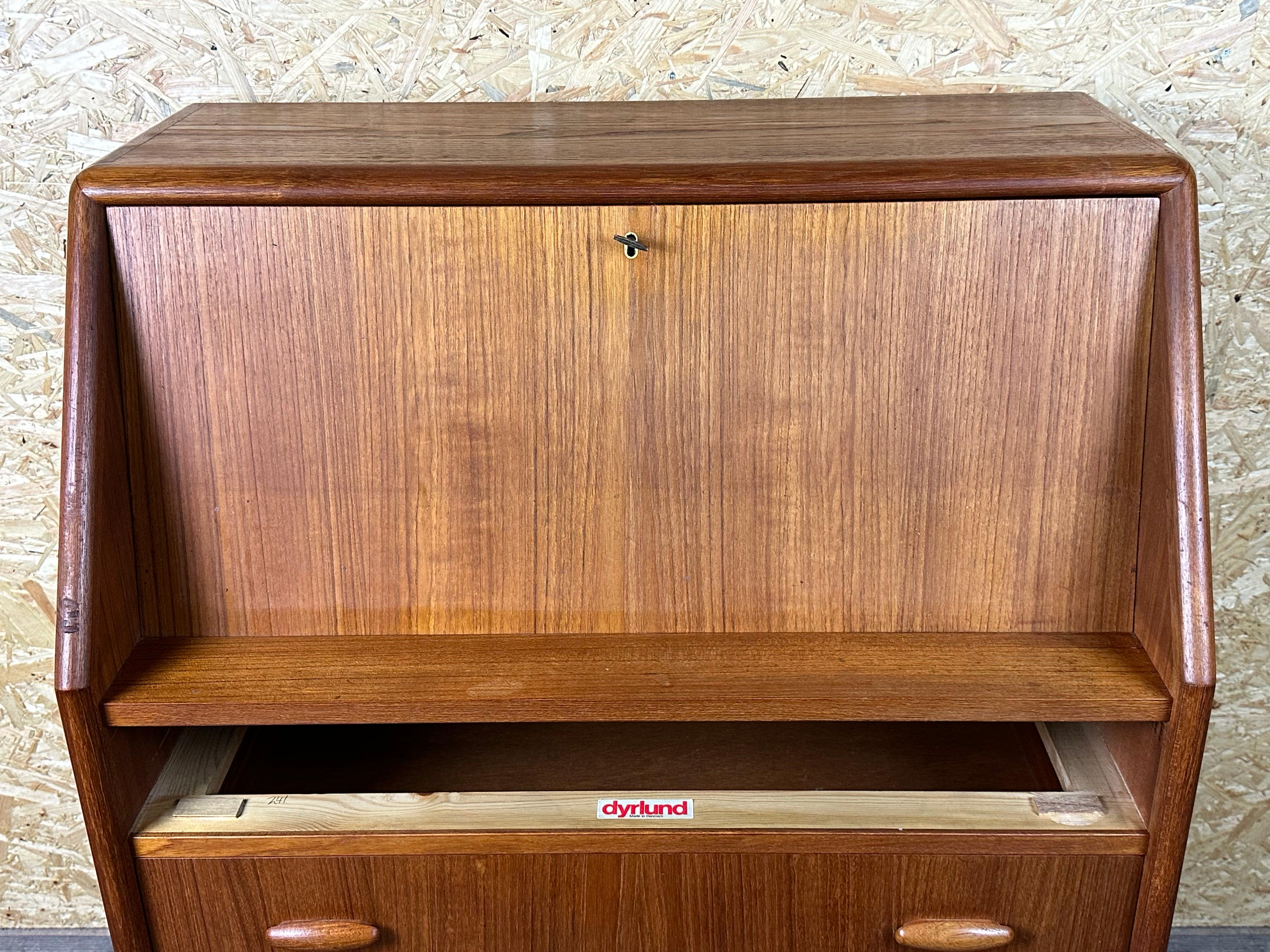 60s 70s teck secrétaire commode Danish Modern by Dyrlund Denmark en vente 11