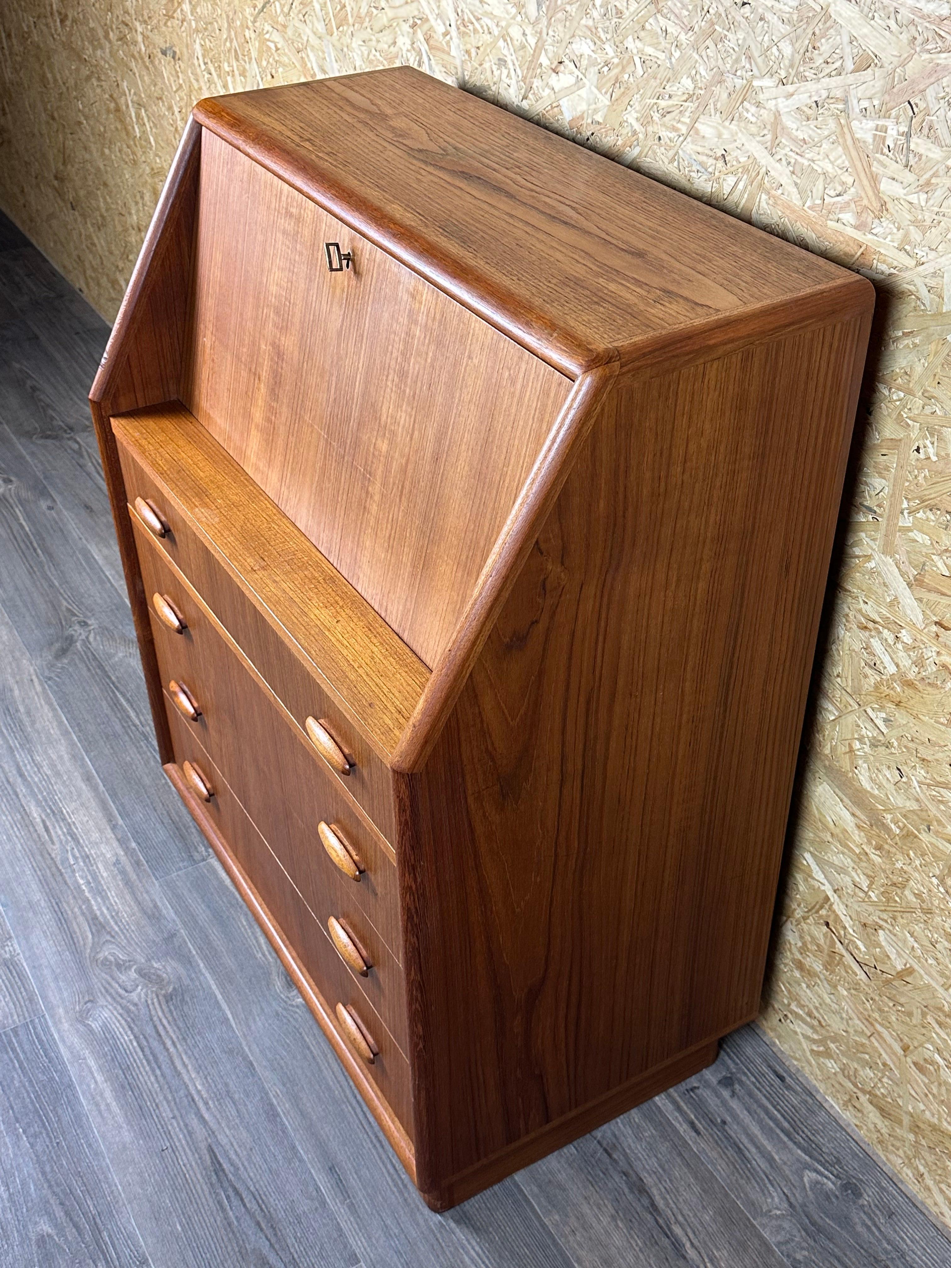 60s 70s teck secrétaire commode Danish Modern by Dyrlund Denmark Bon état - En vente à Neuenkirchen, NI
